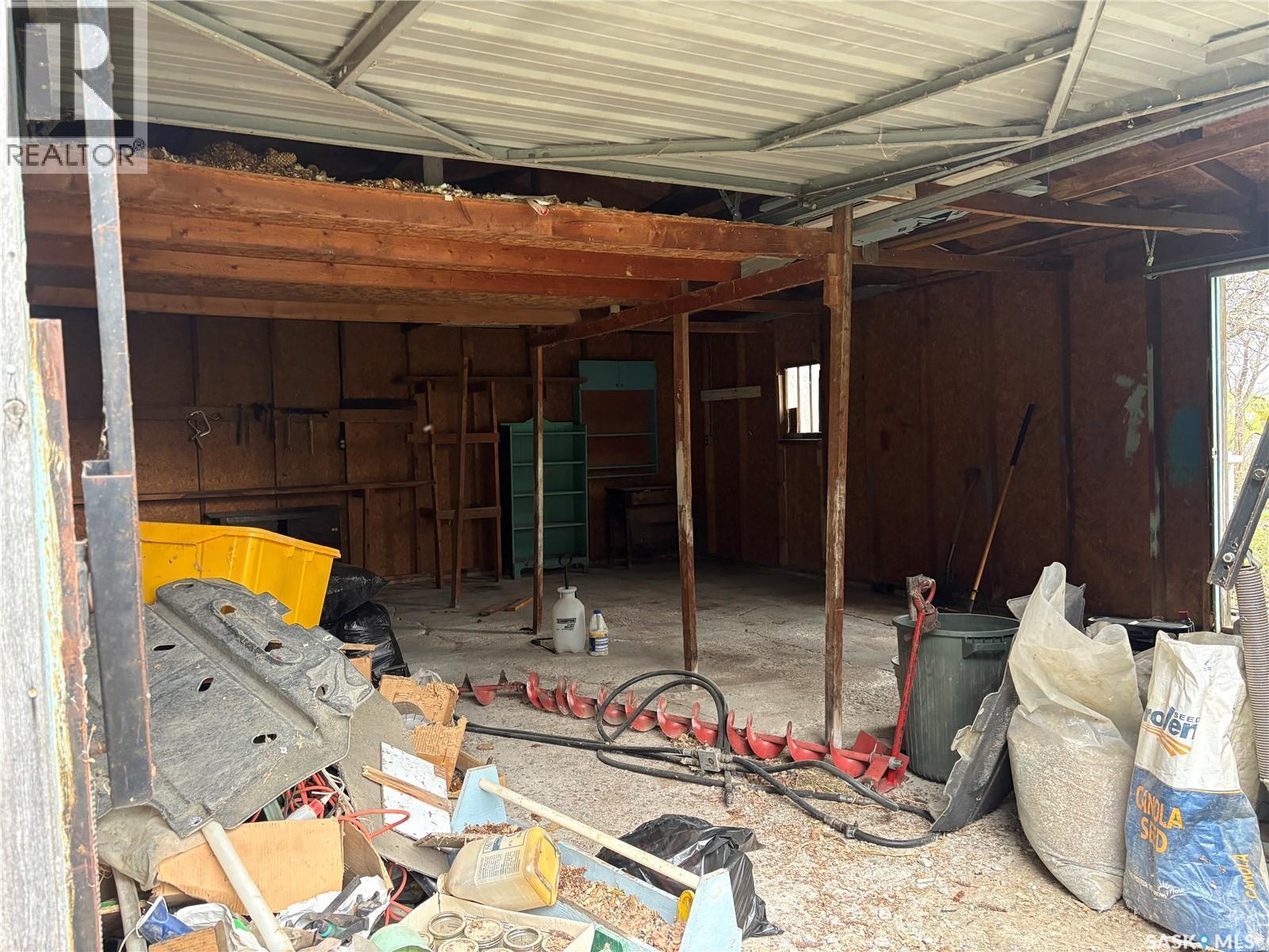 102- 104 2Nd Avenue, Meacham, SK - Indoor