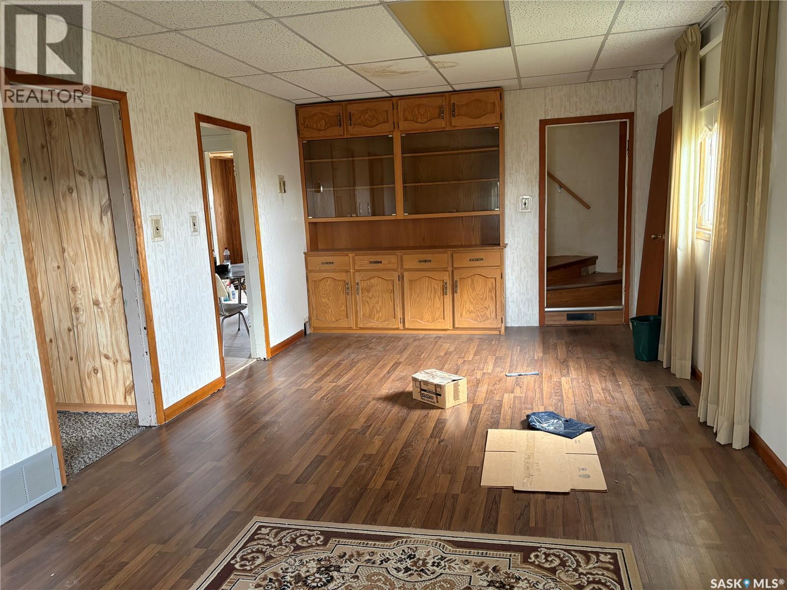 102- 104 2Nd Avenue, Meacham, SK - Indoor Photo Showing Other Room