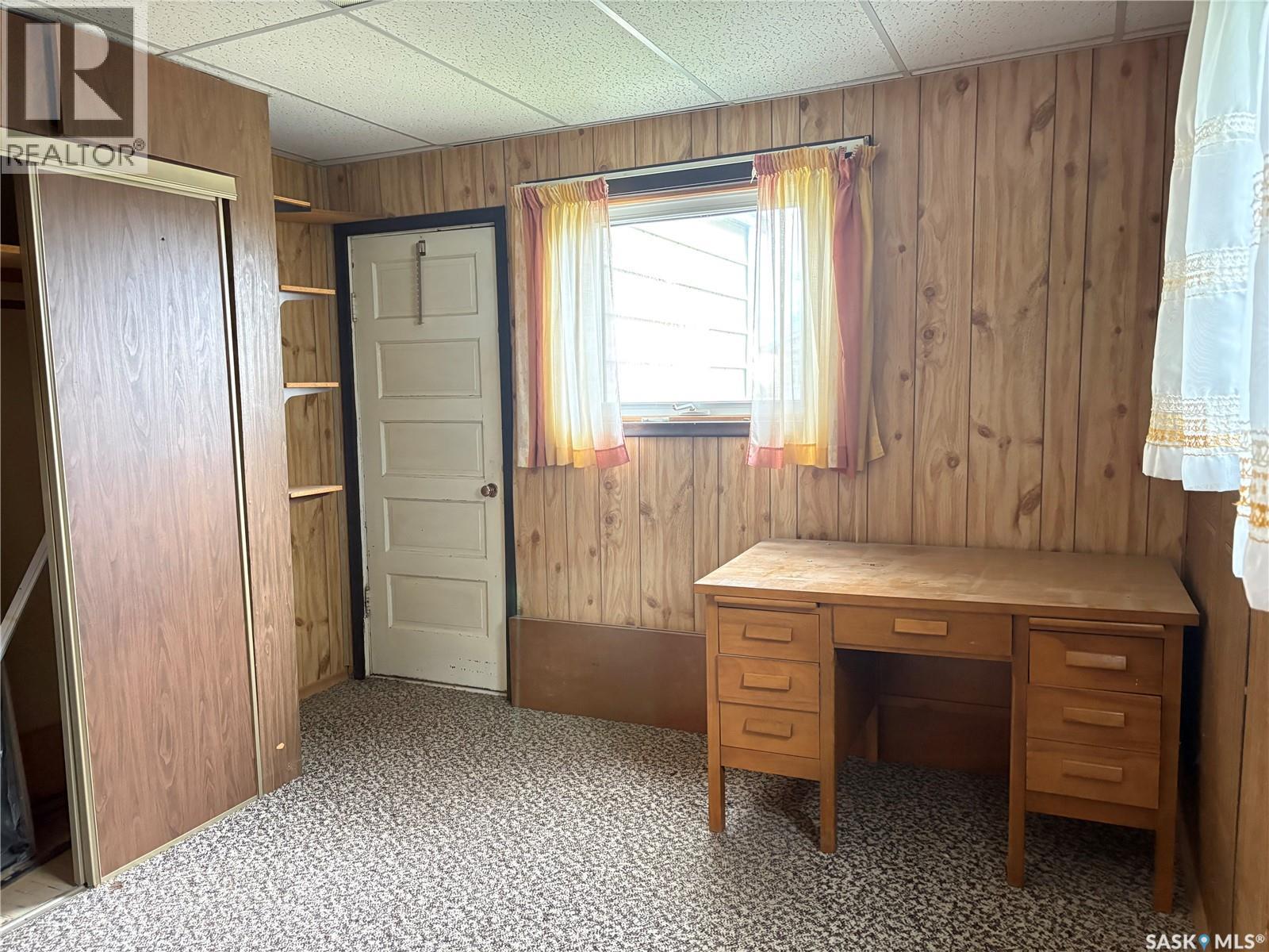102- 104 2Nd Avenue, Meacham, SK - Indoor