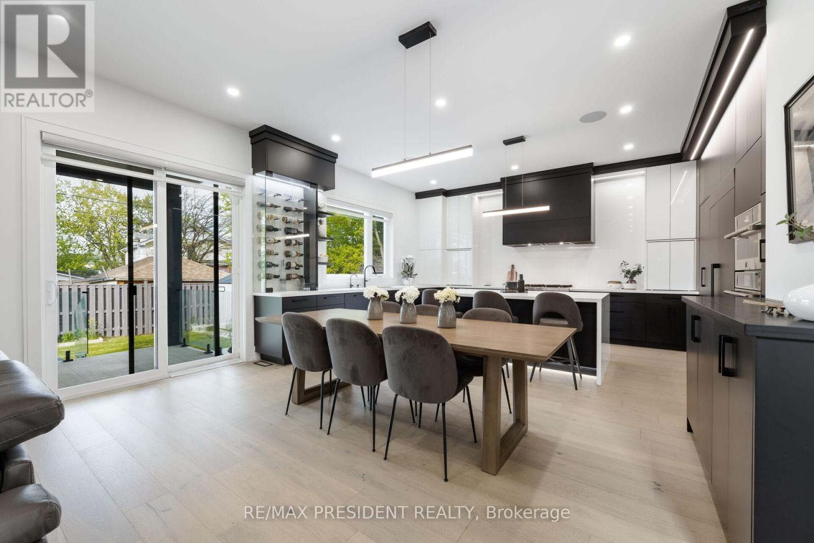 1081 Ogden Avenue, Mississauga, ON - Indoor Photo Showing Dining Room