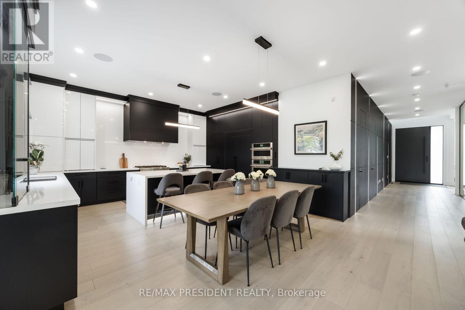 1081 Ogden Avenue, Mississauga, ON - Indoor