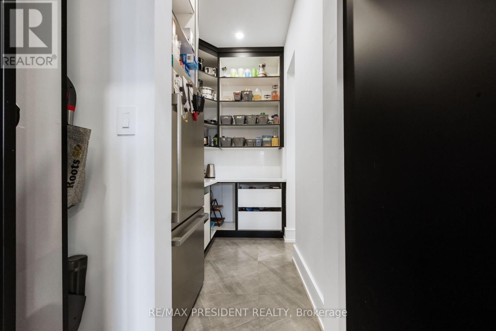 1081 Ogden Avenue, Mississauga, ON - Indoor Photo Showing Other Room