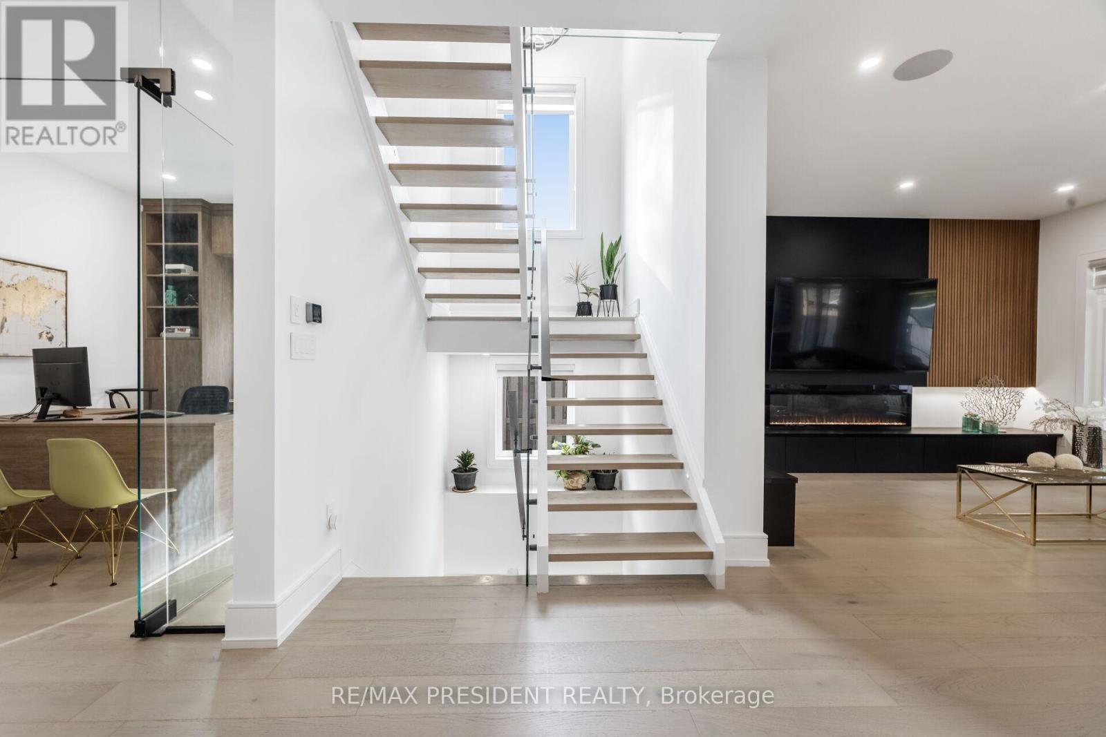 1081 Ogden Avenue, Mississauga, ON - Indoor Photo Showing Other Room