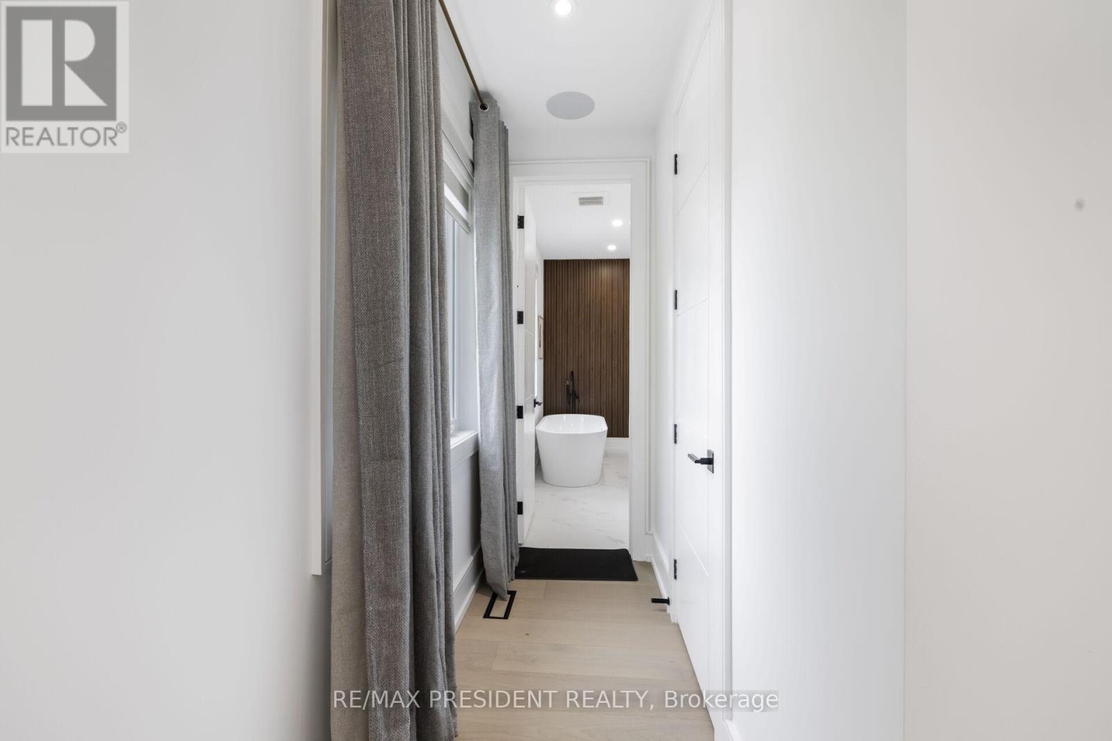 1081 Ogden Avenue, Mississauga, ON - Indoor Photo Showing Other Room