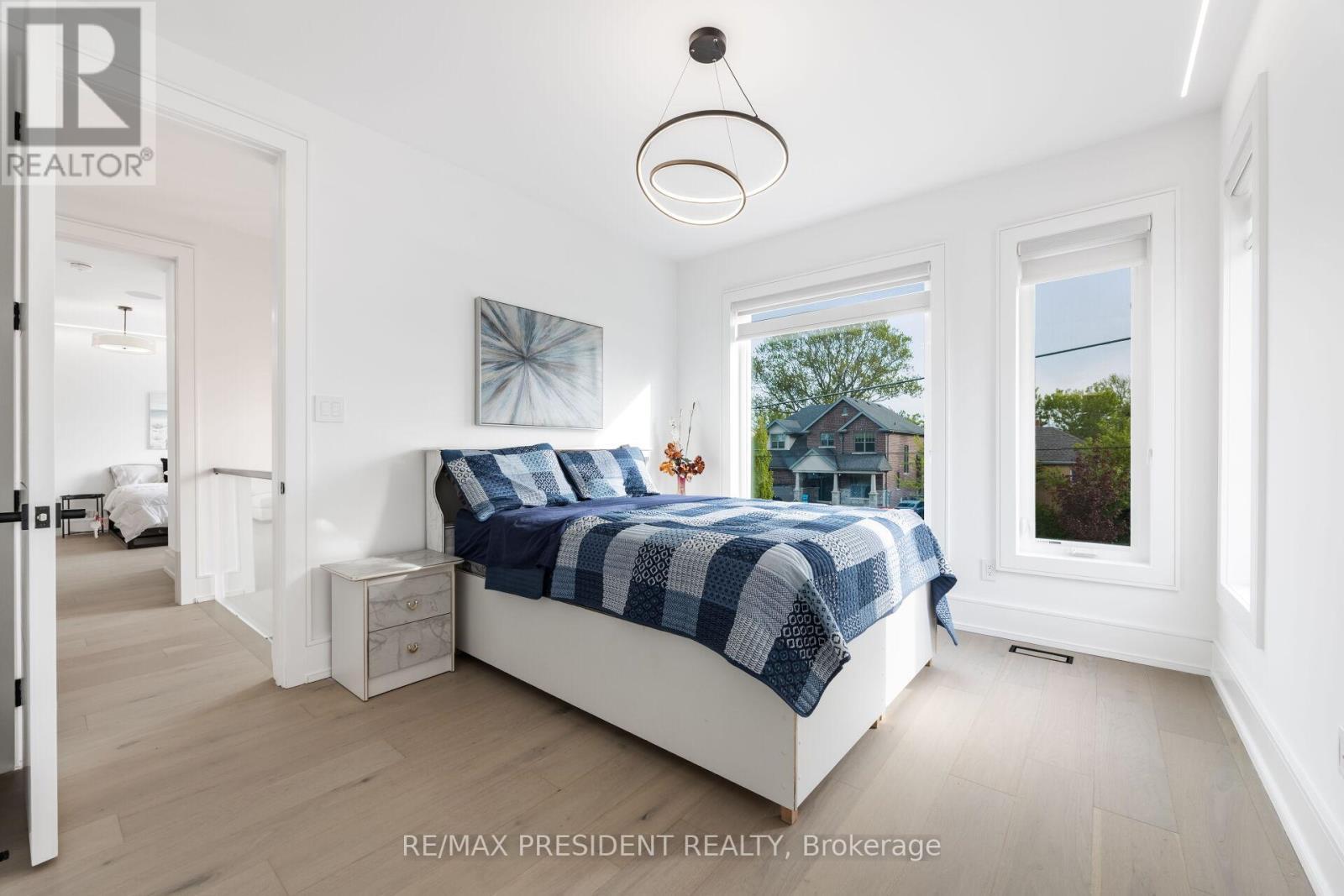 1081 Ogden Avenue, Mississauga, ON - Indoor Photo Showing Bedroom