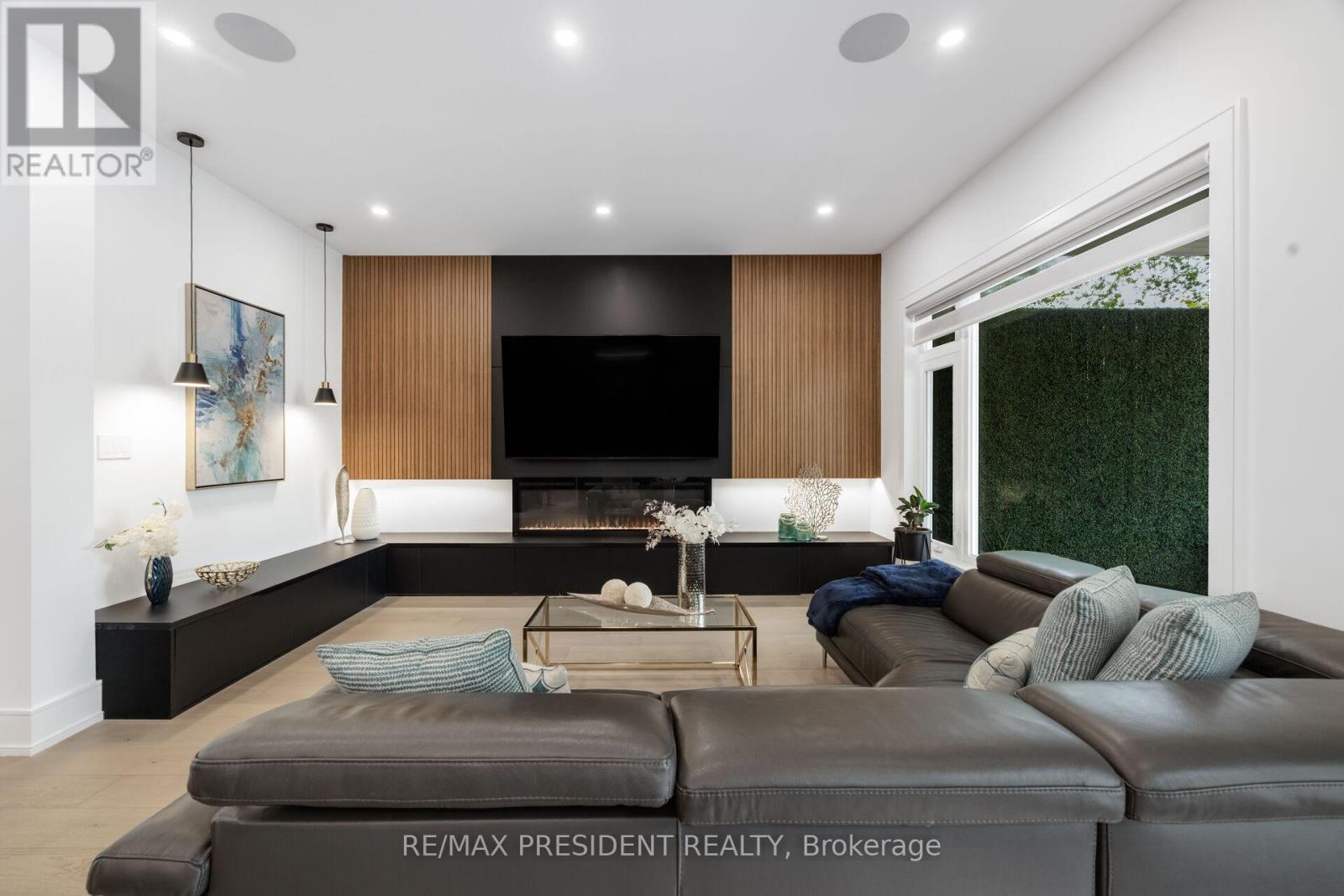 1081 Ogden Avenue, Mississauga, ON - Indoor