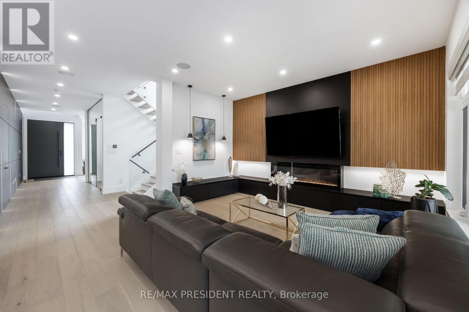 1081 Ogden Avenue, Mississauga, ON - Indoor Photo Showing Other Room