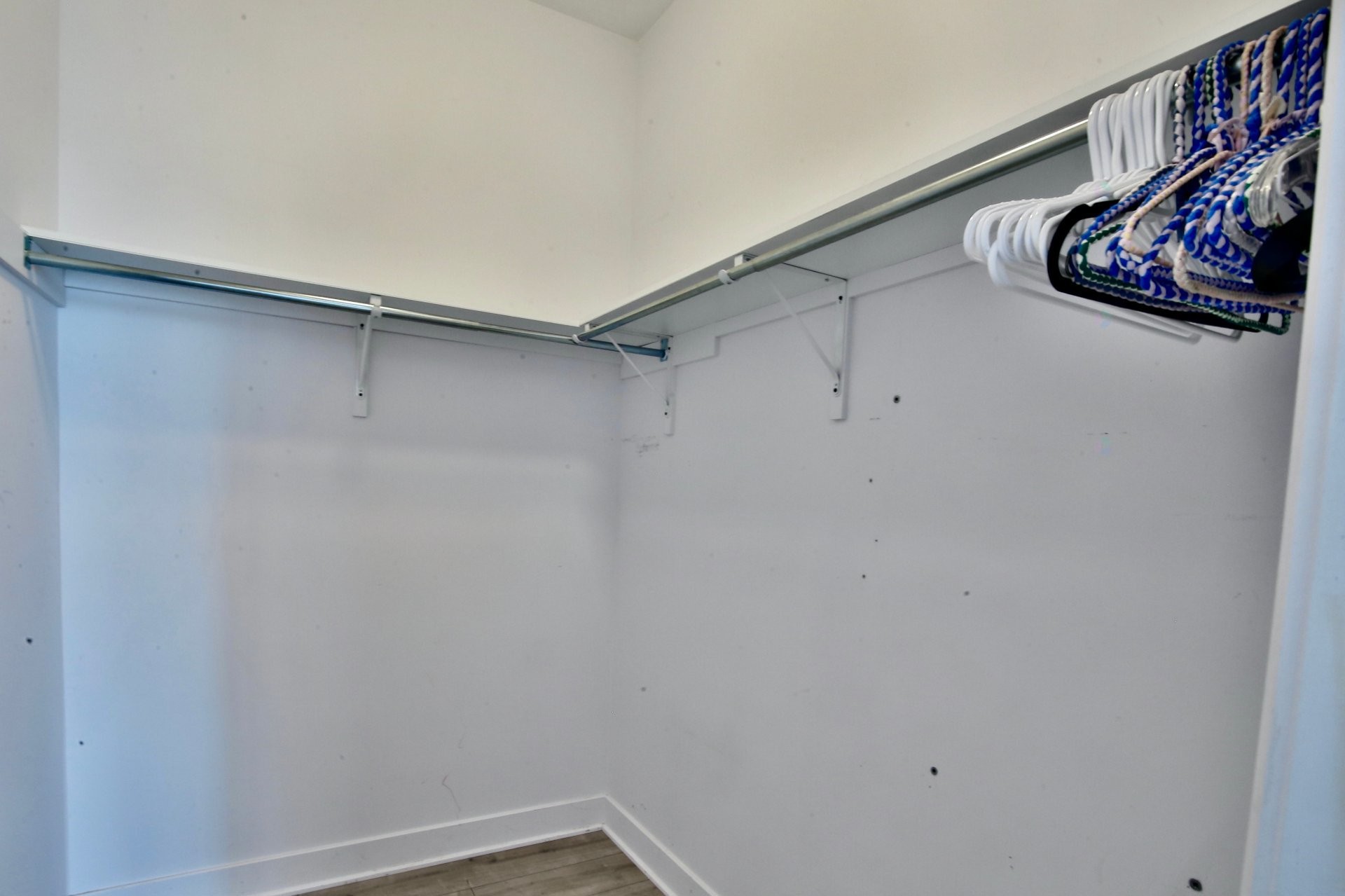 Penderie (Walk-in) - 325 Av. De La Belle-Dame, La Prairie, QC - Indoor With Storage