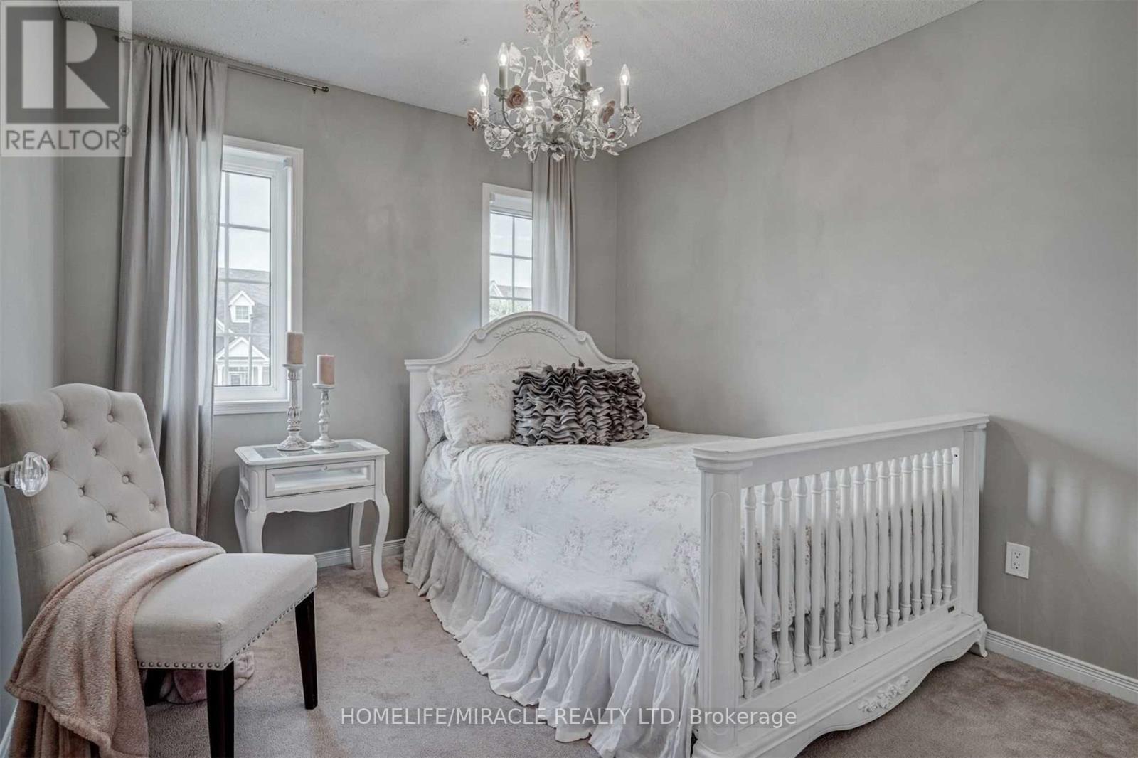 149 Carnwith Drive E, Whitby, ON - Indoor Photo Showing Bedroom