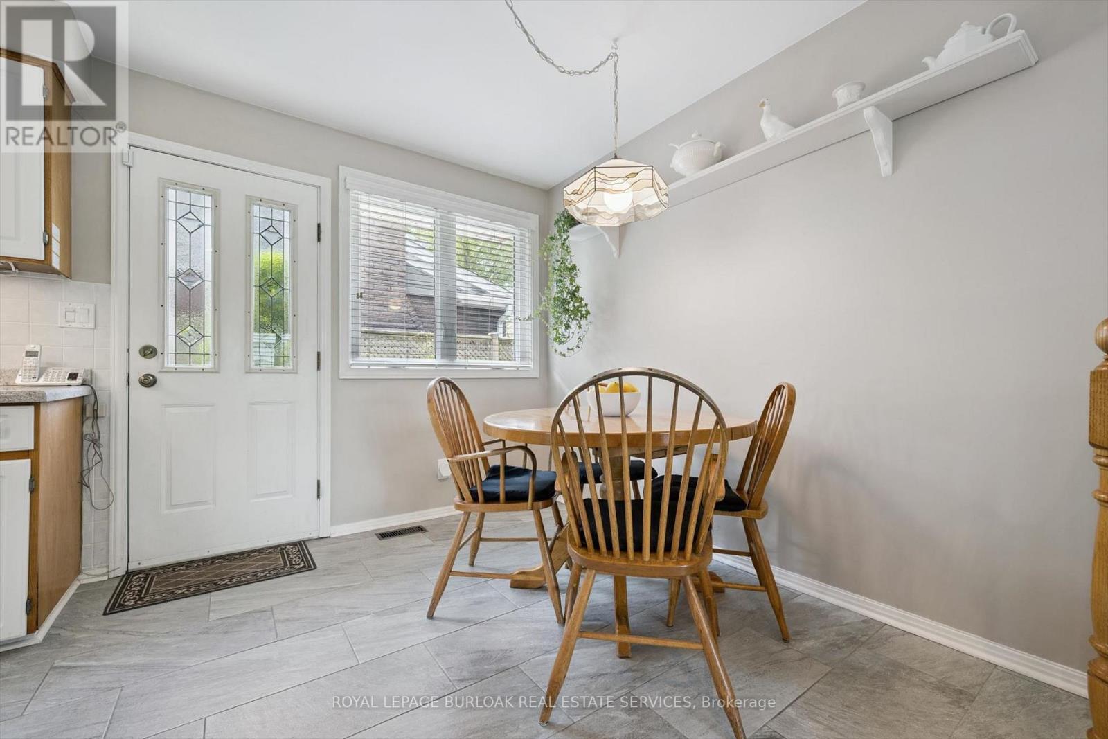 3521 Regal Road, Burlington, ON - Indoor Photo Showing Dining Room