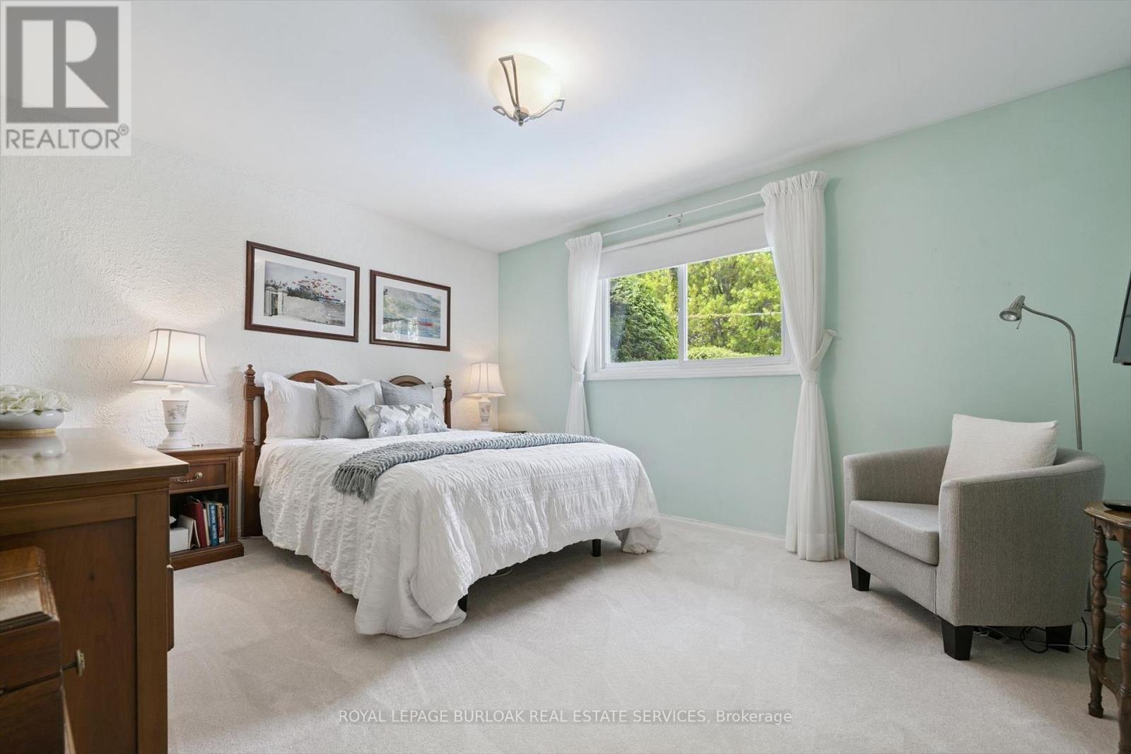 3521 Regal Road, Burlington, ON - Indoor Photo Showing Bedroom