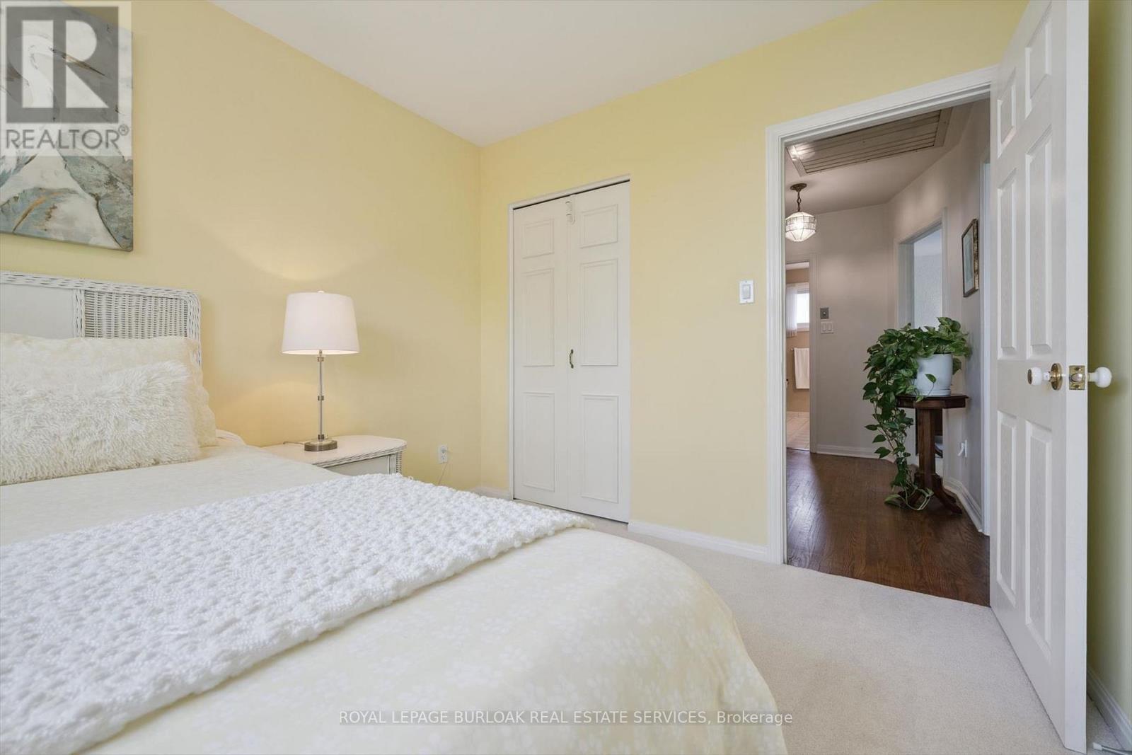 3521 Regal Road, Burlington, ON - Indoor Photo Showing Bedroom