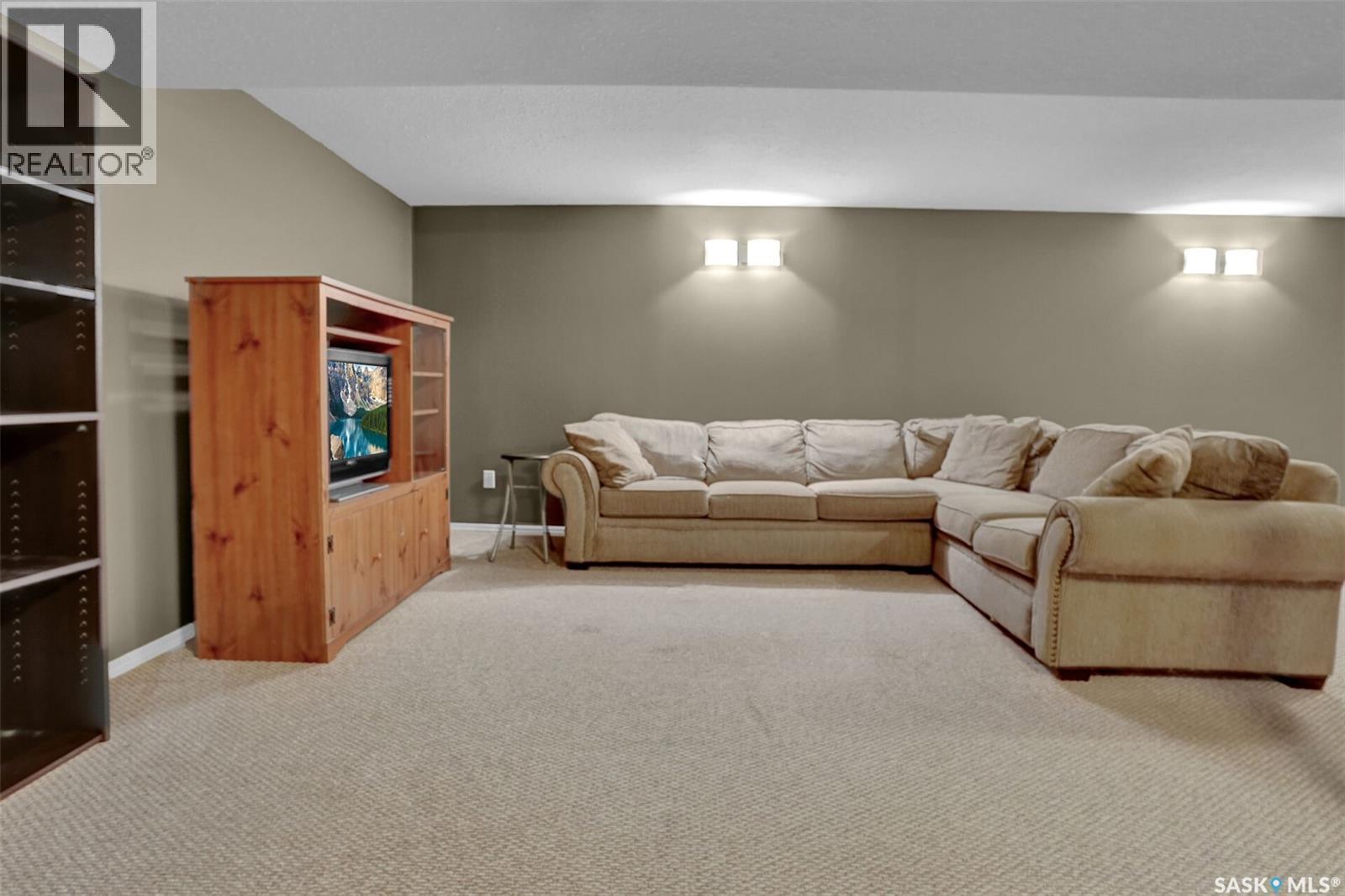 23 Hind Street, Regina, SK - Indoor