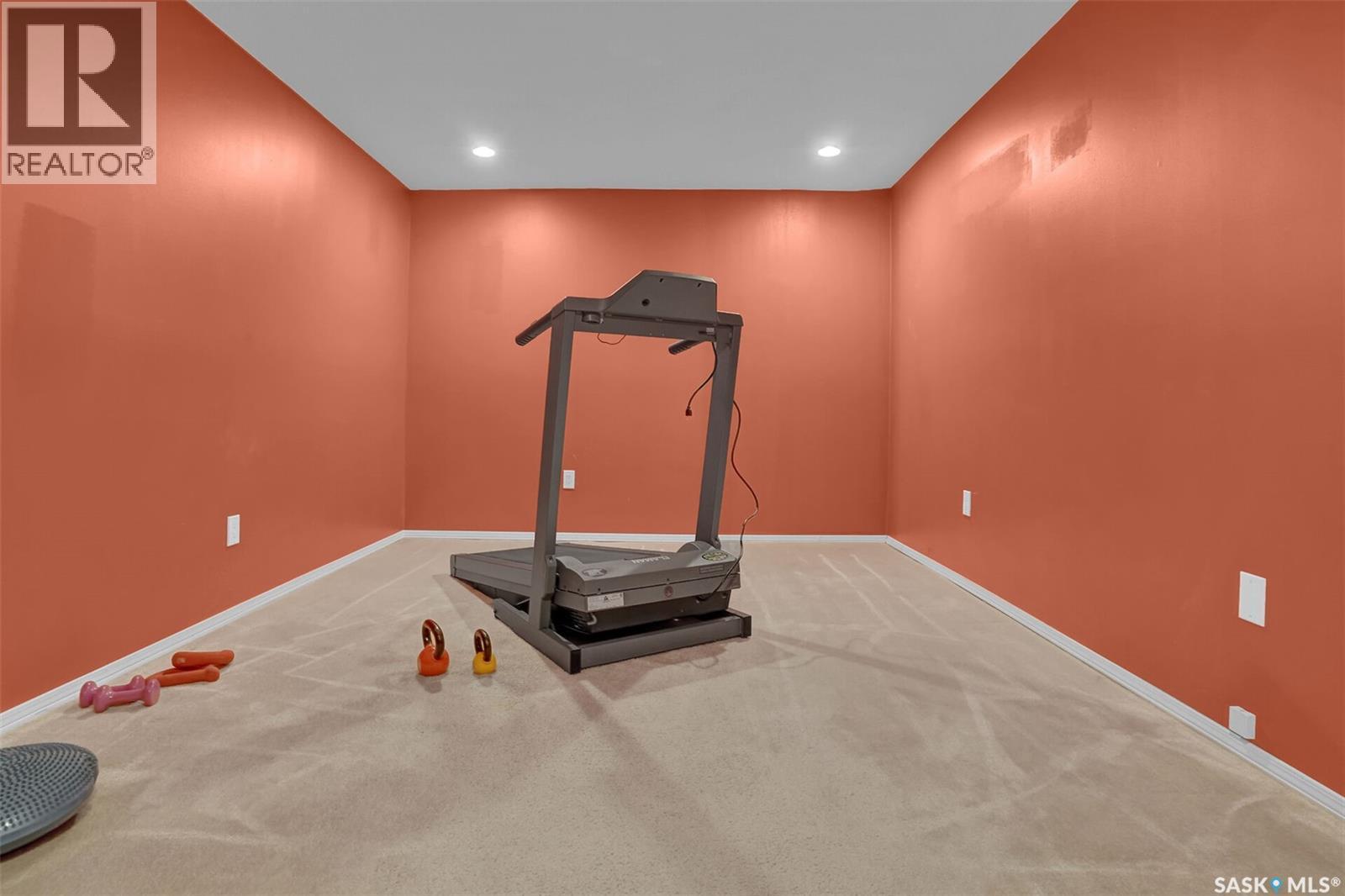 23 Hind Street, Regina, SK - Indoor