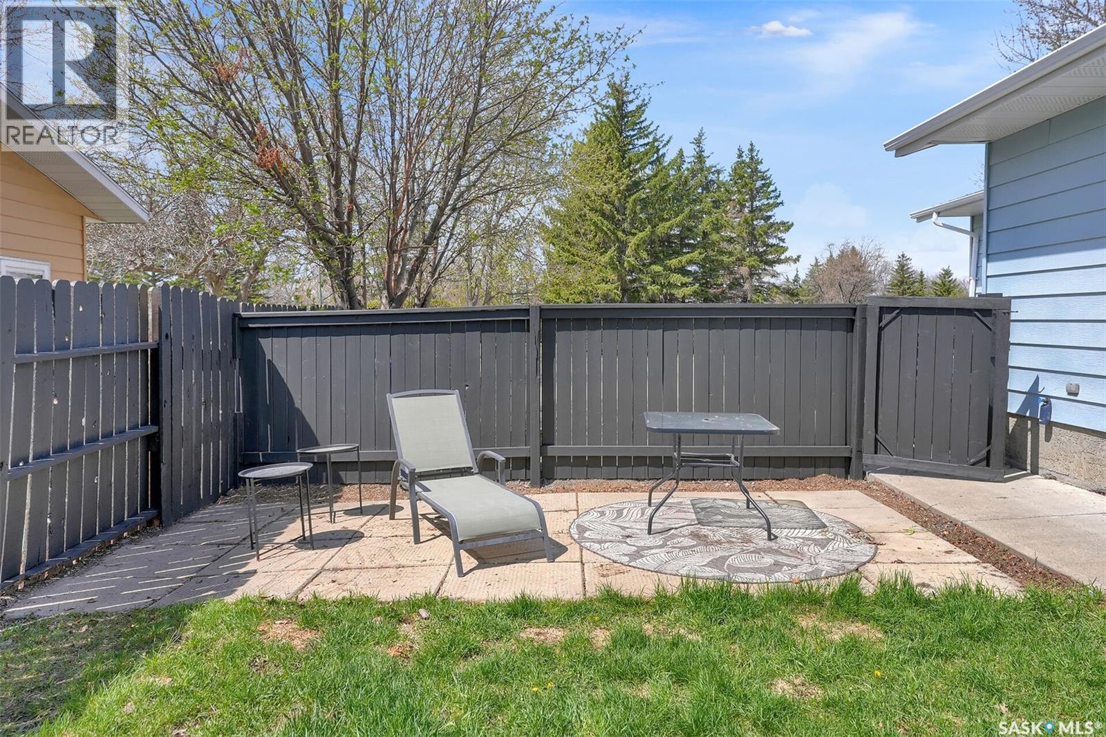 23 Hind Street, Regina, SK - Outdoor With Deck Patio Veranda
