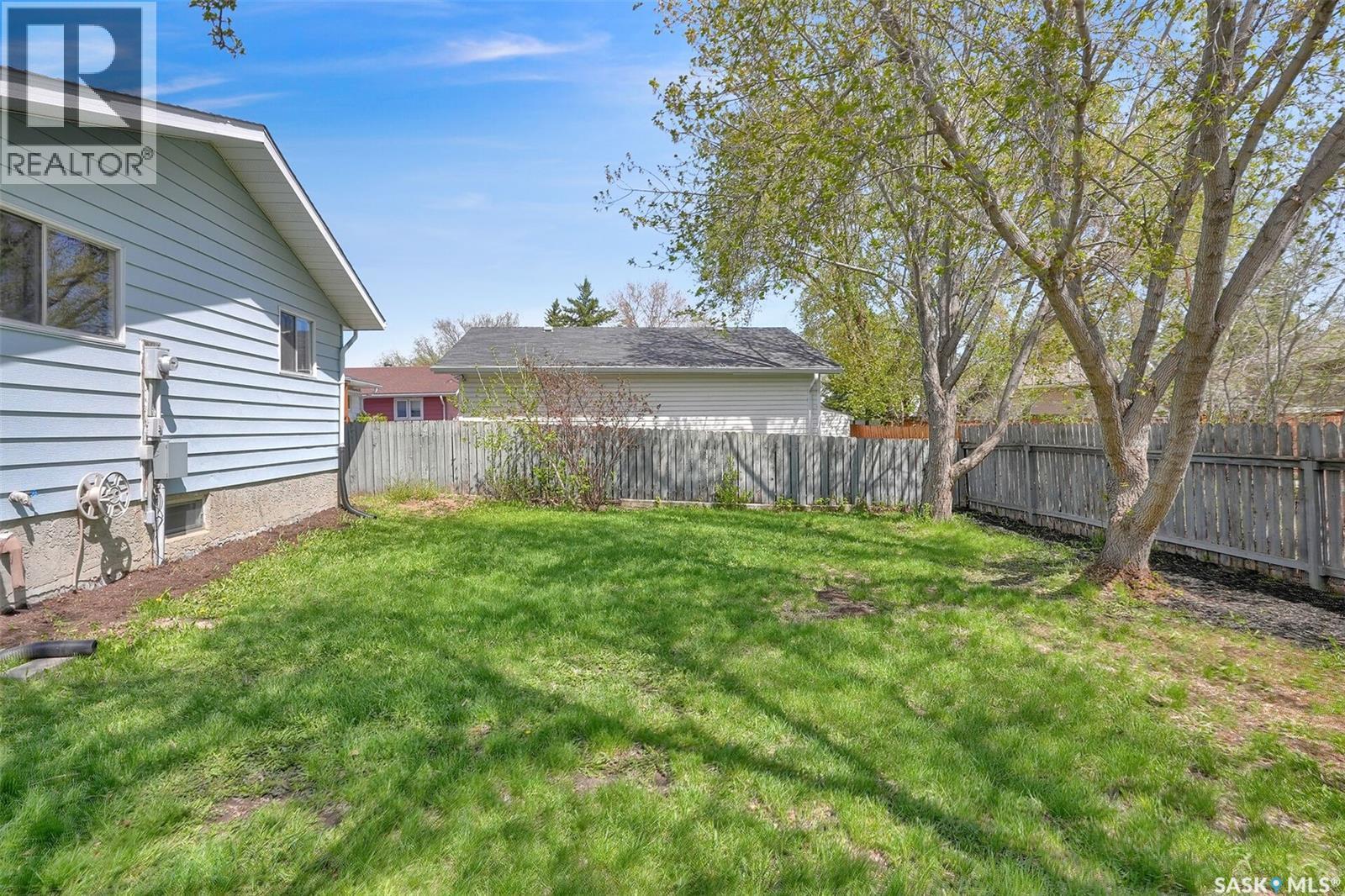 23 Hind Street, Regina, SK - Outdoor