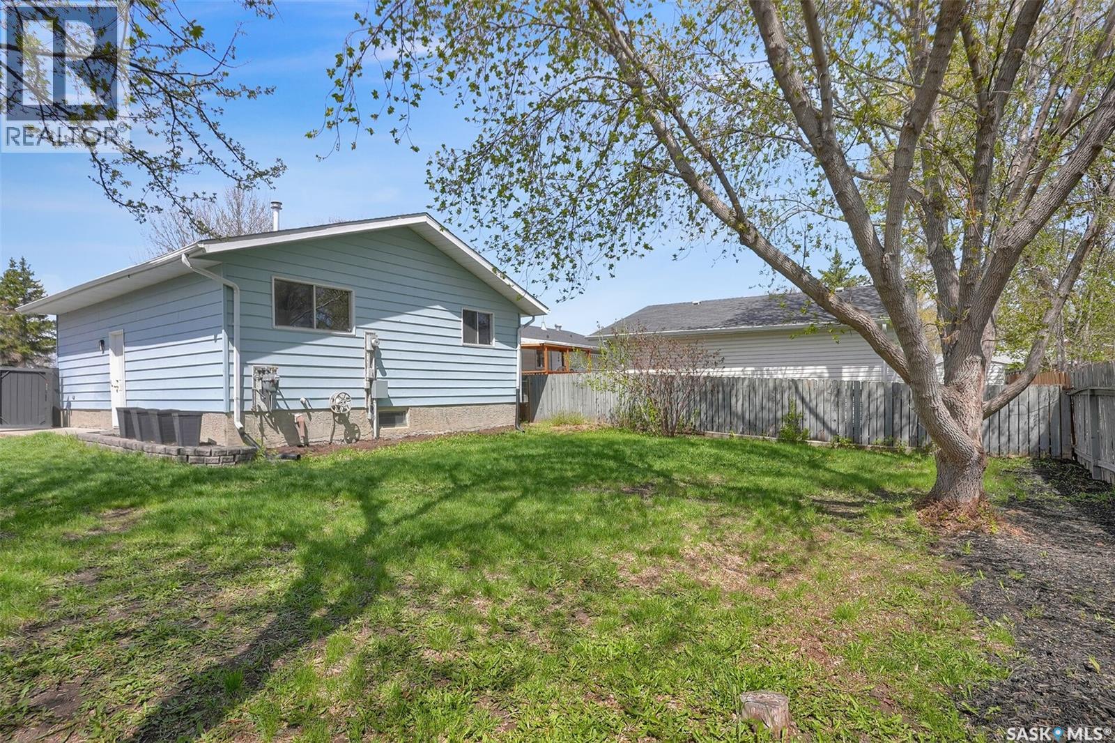 23 Hind Street, Regina, SK - Outdoor