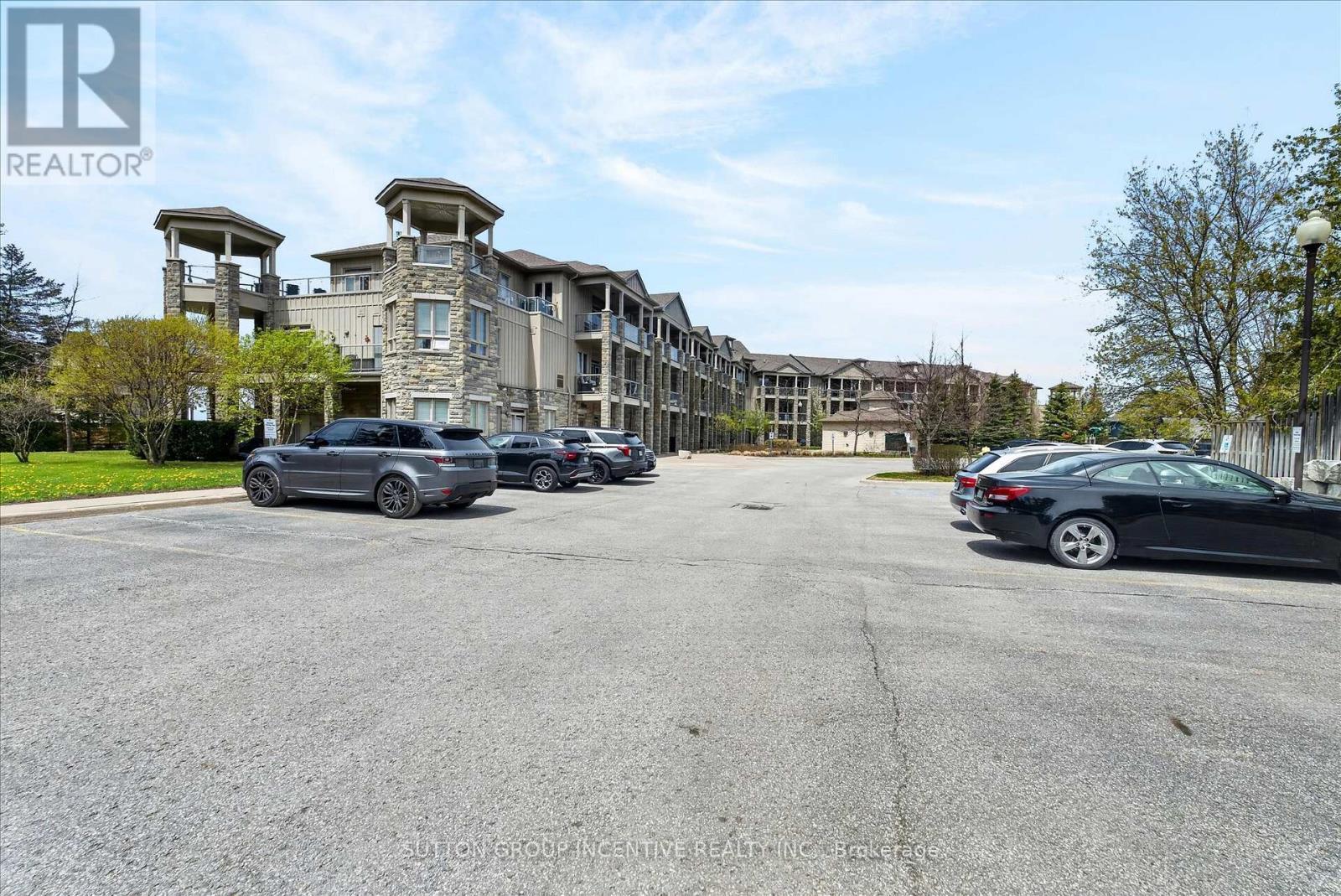 209 - 764 River Road E, Wasaga Beach, ON - Outdoor