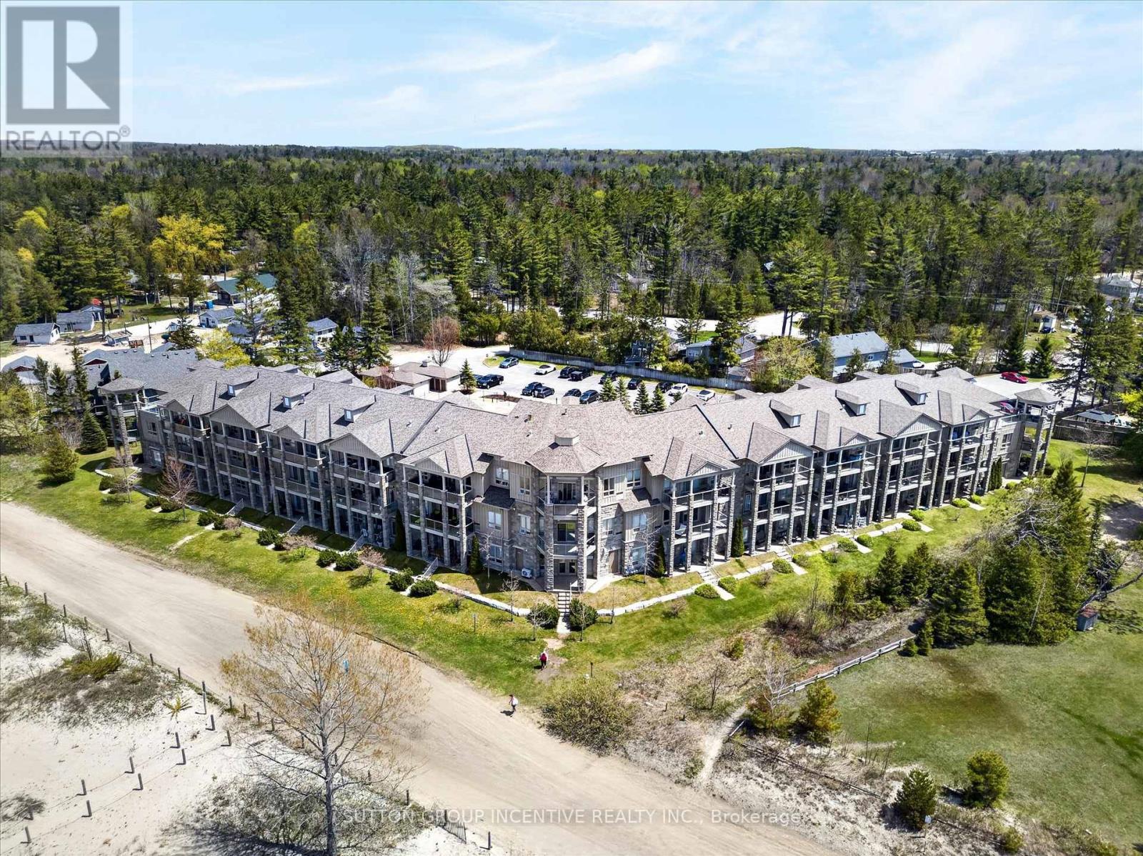 209 - 764 River Road E, Wasaga Beach, ON - Outdoor With View
