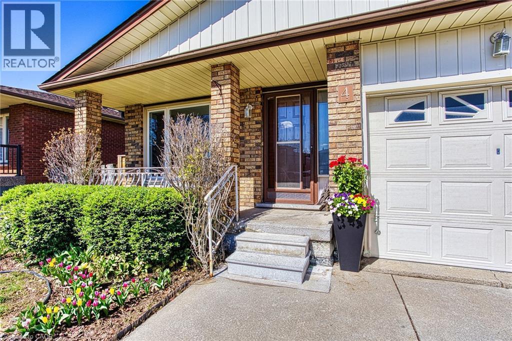 4 Colgate Court, Hamilton, ON - Outdoor