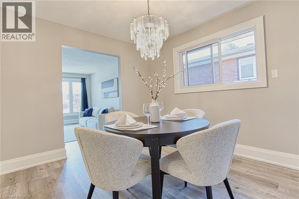 4 Colgate Court, Hamilton, ON - Indoor Photo Showing Dining Room