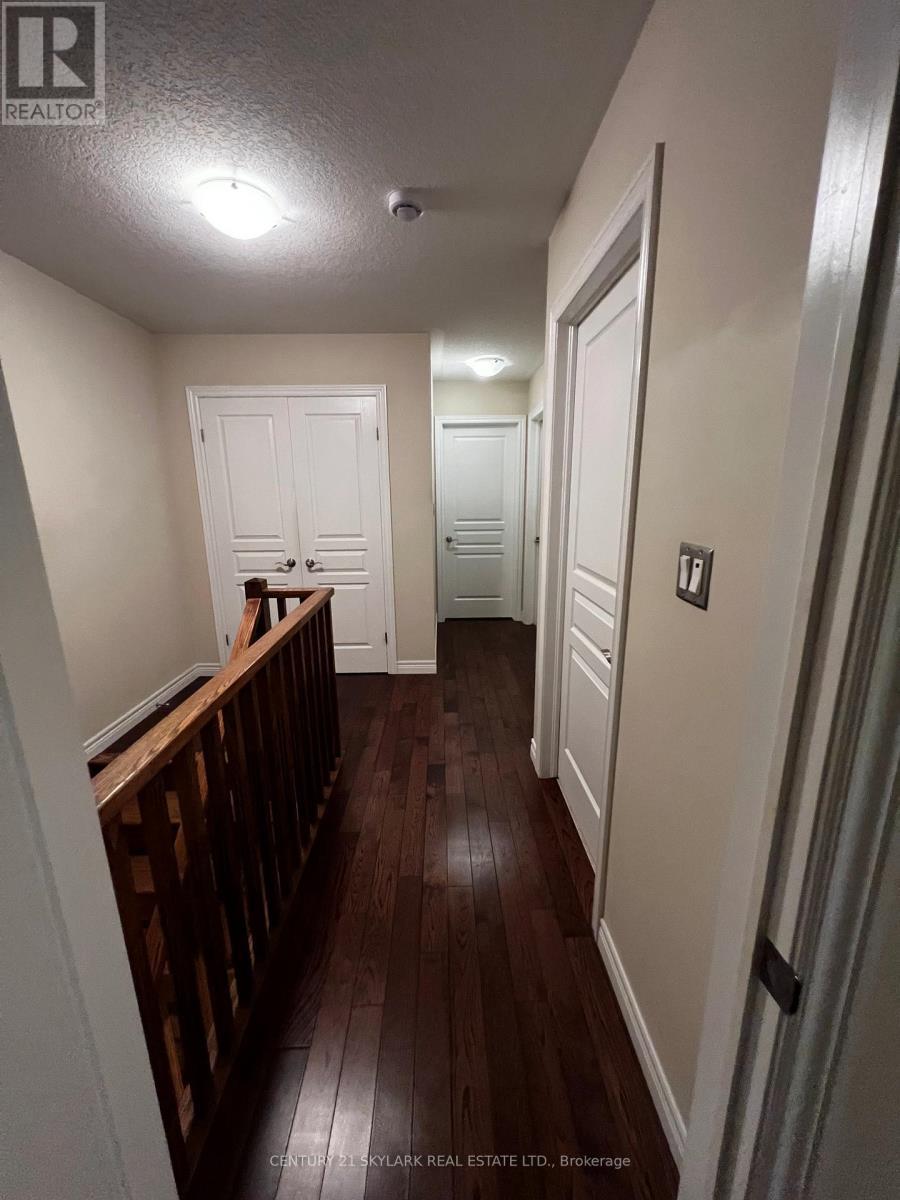 96 Charleswood Crescent, Hamilton, ON - Indoor Photo Showing Other Room