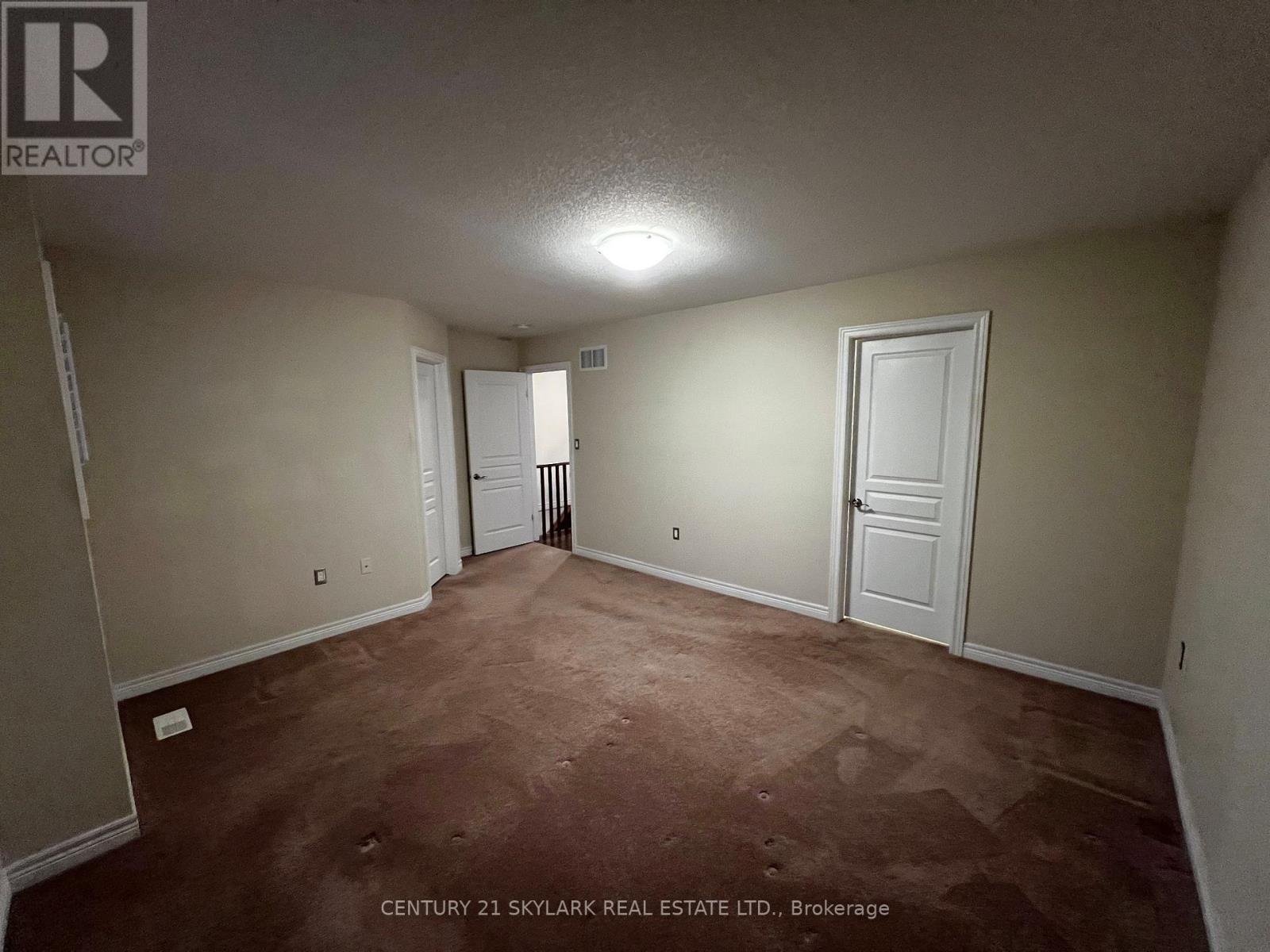 96 Charleswood Crescent, Hamilton, ON - Indoor Photo Showing Other Room