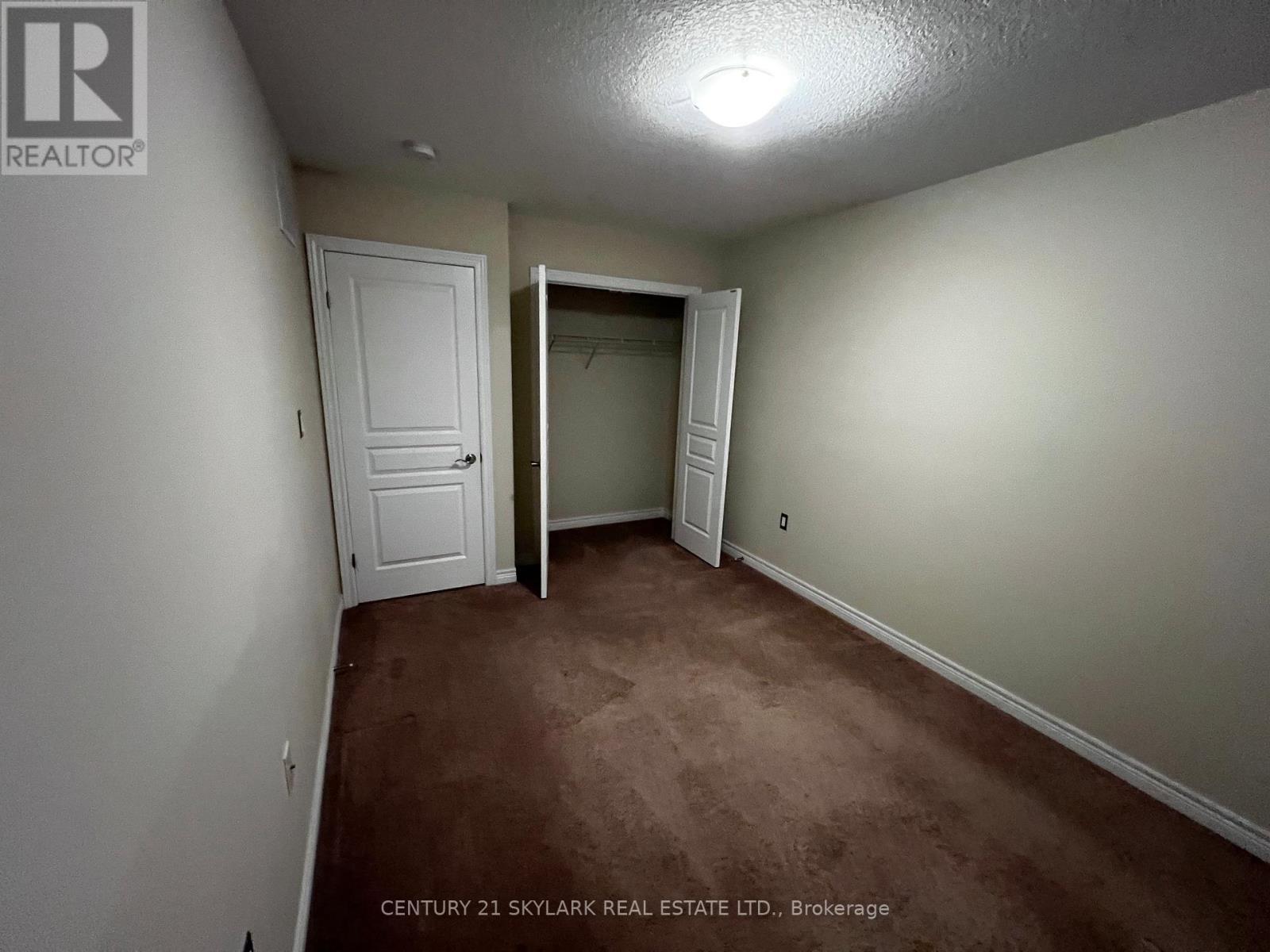 96 Charleswood Crescent, Hamilton, ON - Indoor Photo Showing Other Room
