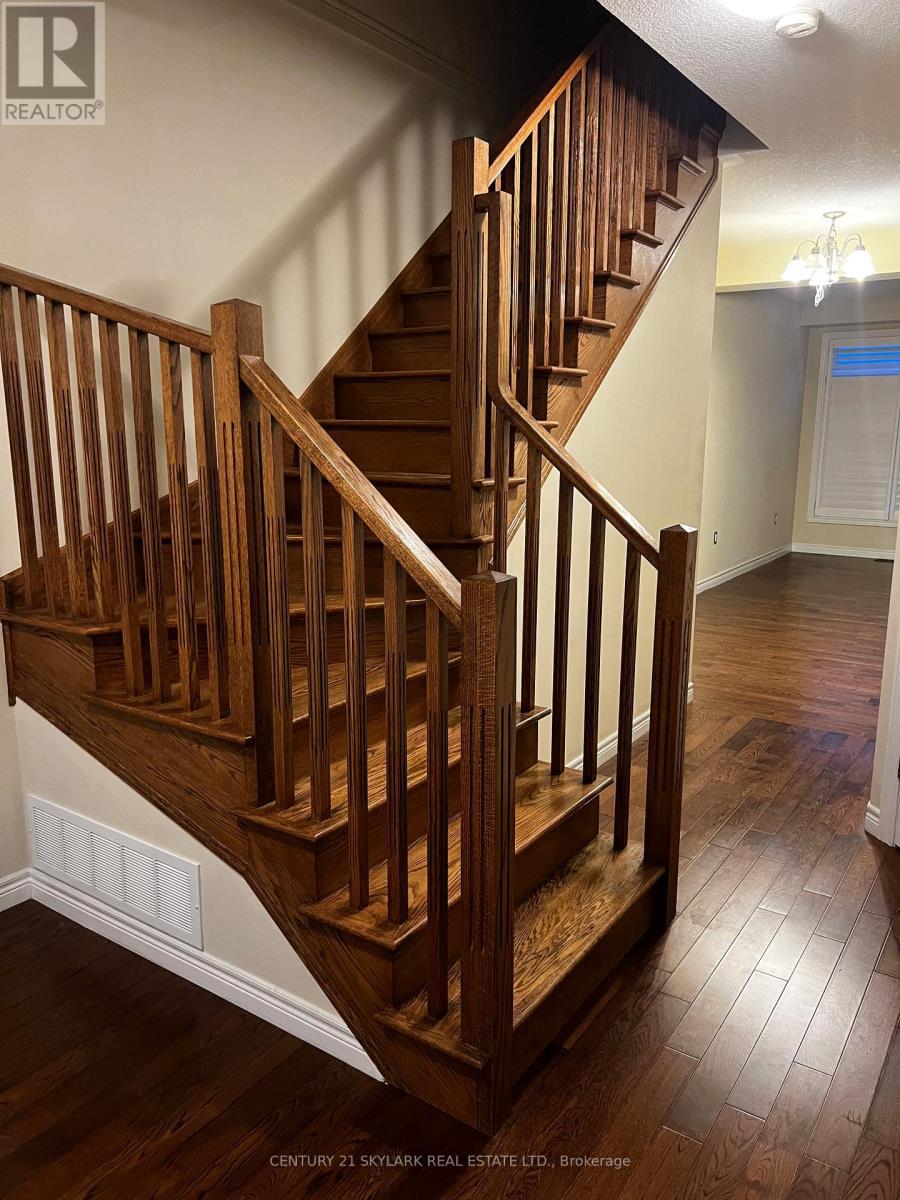 96 Charleswood Crescent, Hamilton, ON - Indoor Photo Showing Other Room