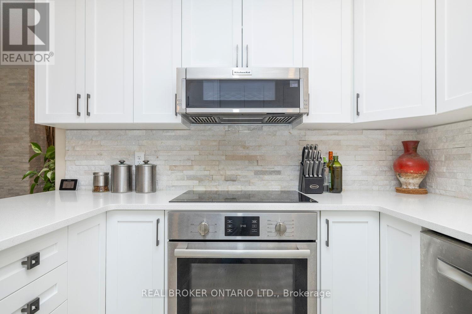 486 Code Drive, Montague, ON - Indoor Photo Showing Kitchen With Upgraded Kitchen