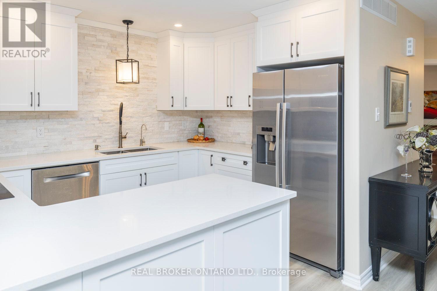486 Code Drive, Montague, ON - Indoor Photo Showing Kitchen With Upgraded Kitchen