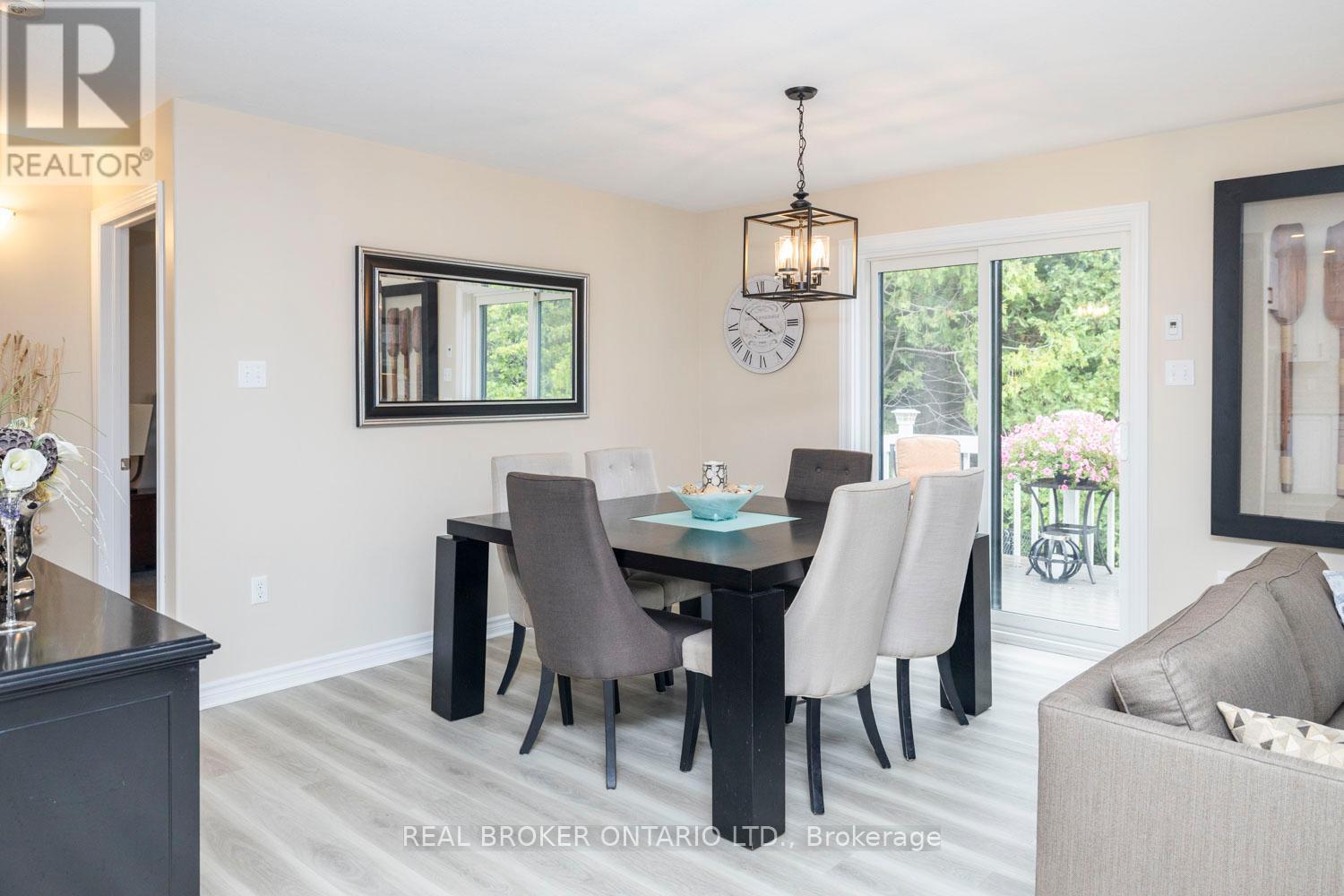 486 Code Drive, Montague, ON - Indoor Photo Showing Dining Room
