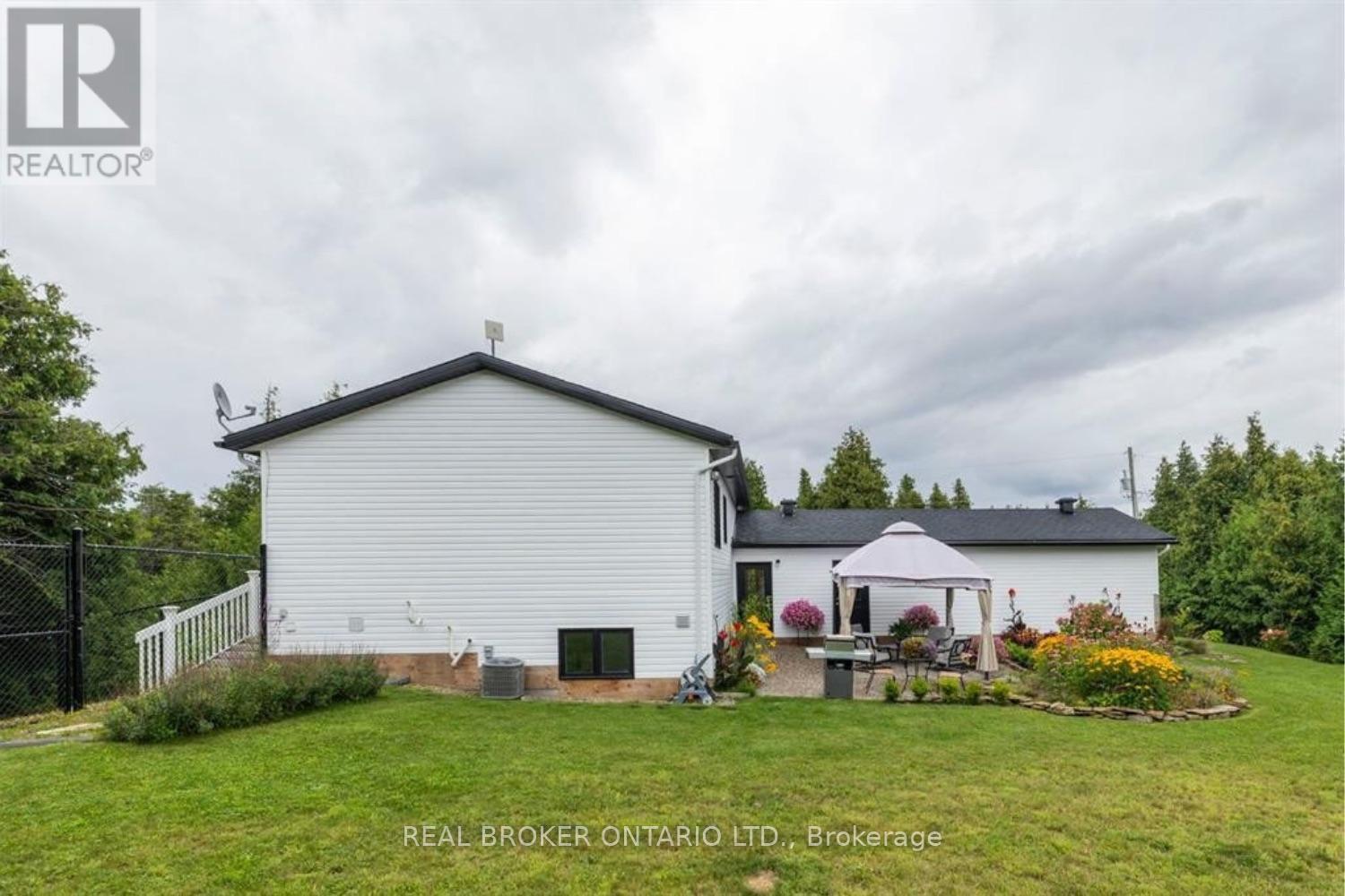 486 Code Drive, Montague, ON - Outdoor With Exterior