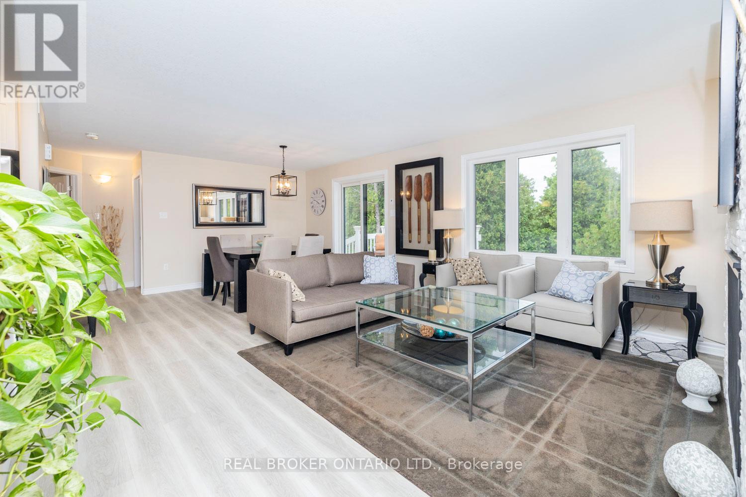486 Code Drive, Montague, ON - Indoor Photo Showing Living Room