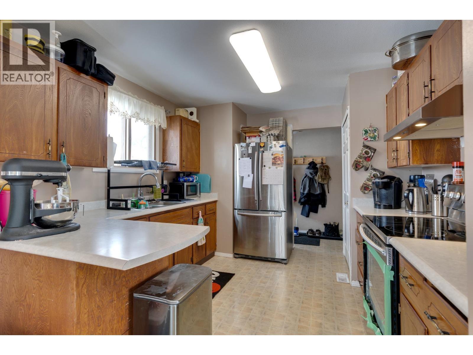 1930 E Bittner Road, Prince George, BC - Indoor Photo Showing Kitchen