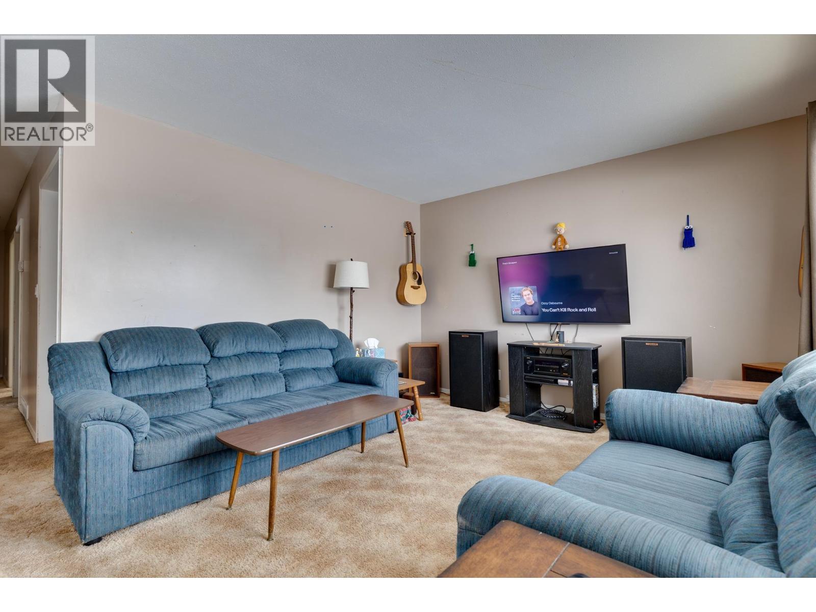 1930 E Bittner Road, Prince George, BC - Indoor Photo Showing Living Room