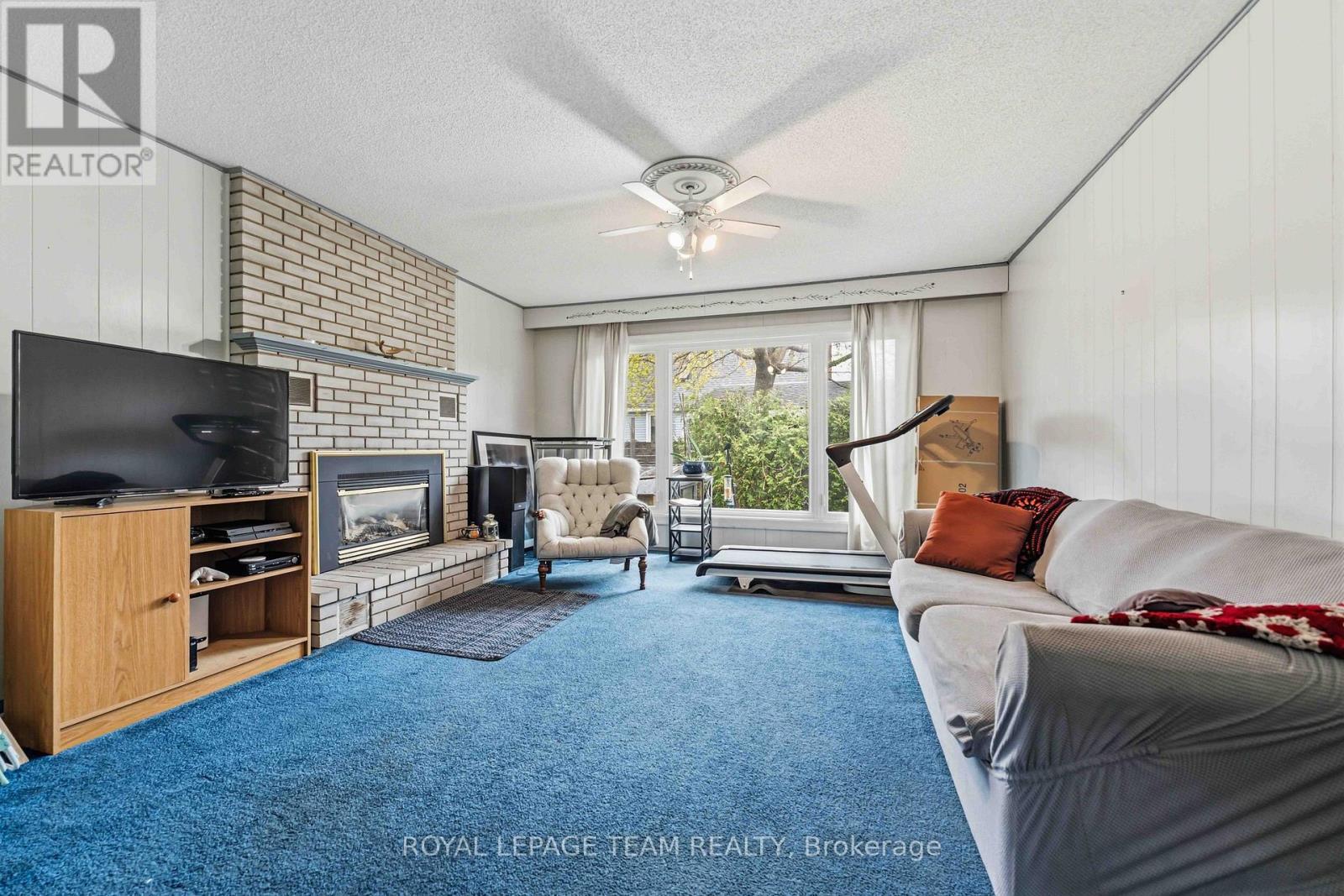 1272 Livingstone Avenue, Ottawa, ON - Indoor Photo Showing Living Room With Fireplace