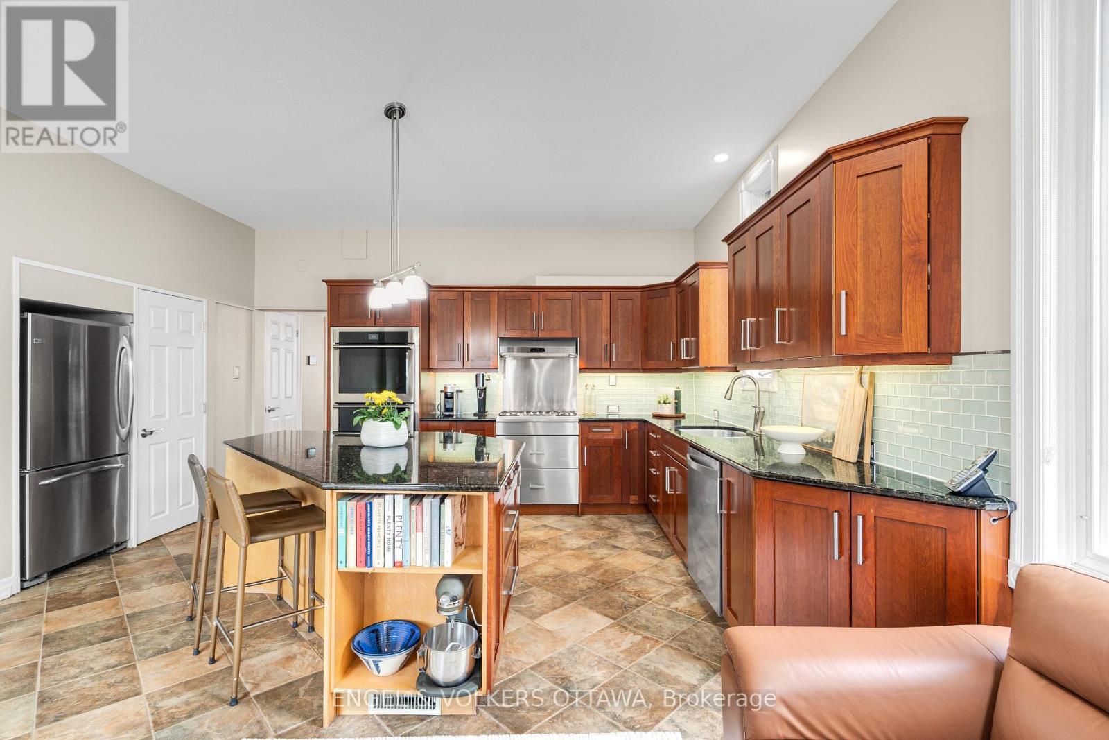 82 Second Avenue, Ottawa, ON - Indoor Photo Showing Kitchen