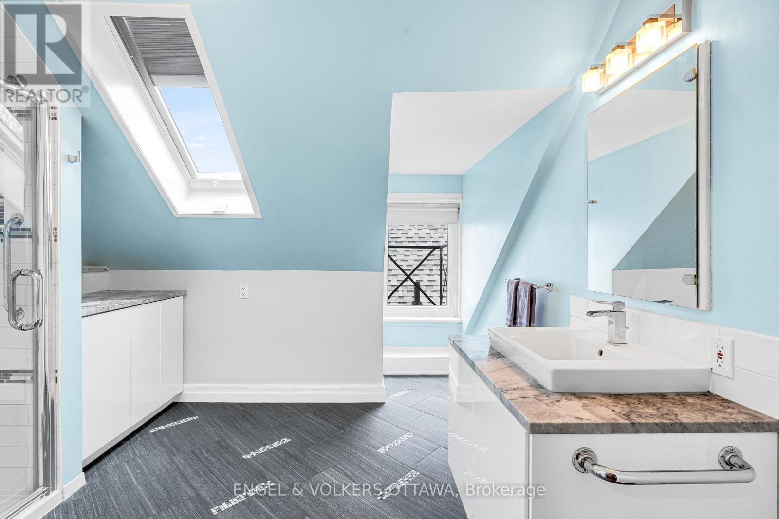 82 Second Avenue, Ottawa, ON - Indoor Photo Showing Other Room