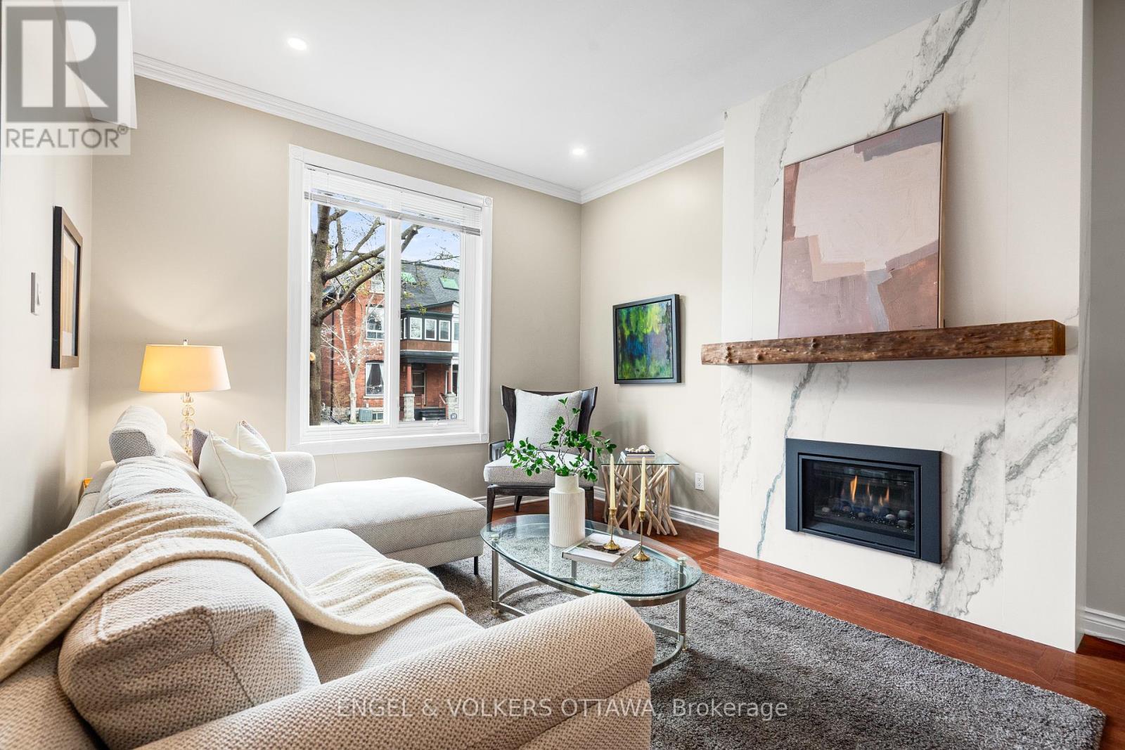 82 Second Avenue, Ottawa, ON - Indoor Photo Showing Living Room With Fireplace