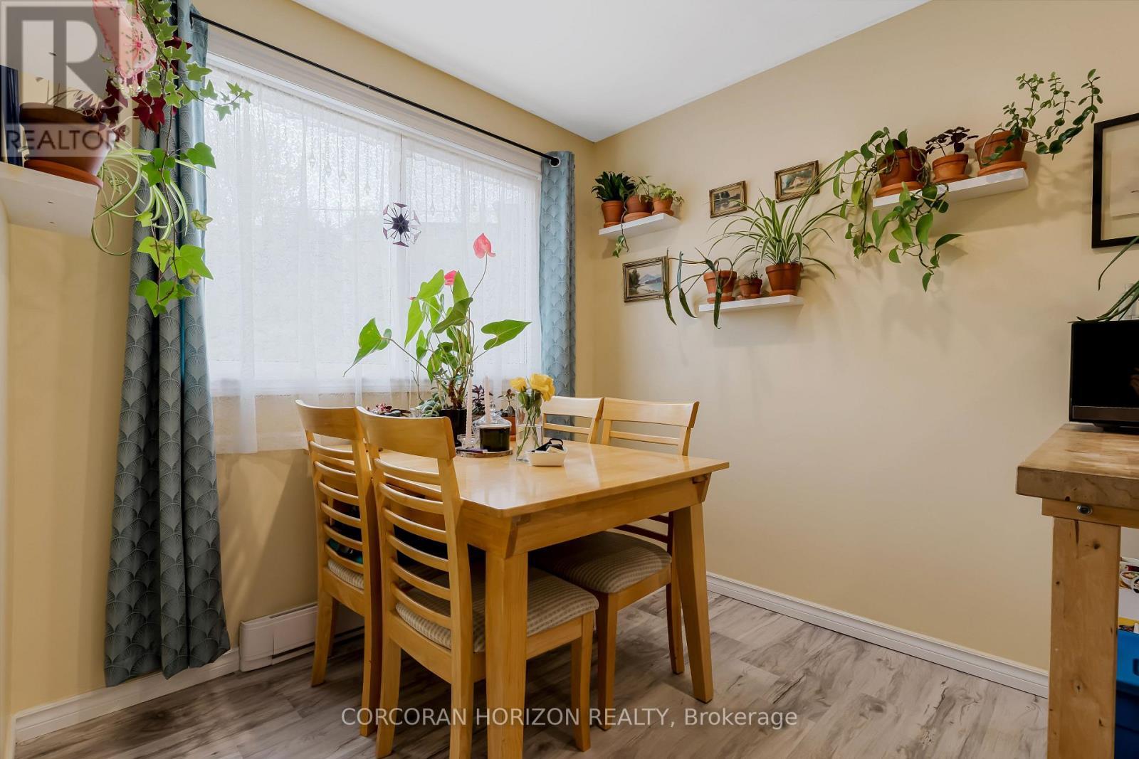 23 Glen Road, Cambridge, ON - Indoor Photo Showing Dining Room