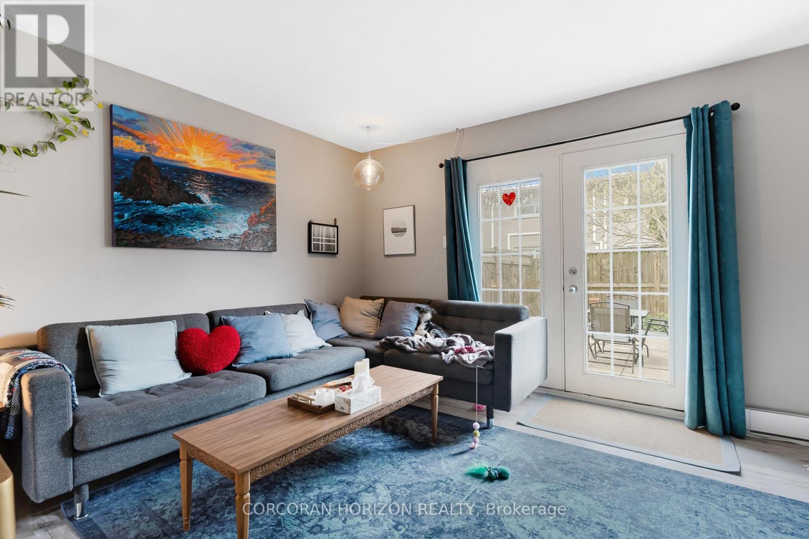 23 Glen Road, Cambridge, ON - Indoor Photo Showing Living Room