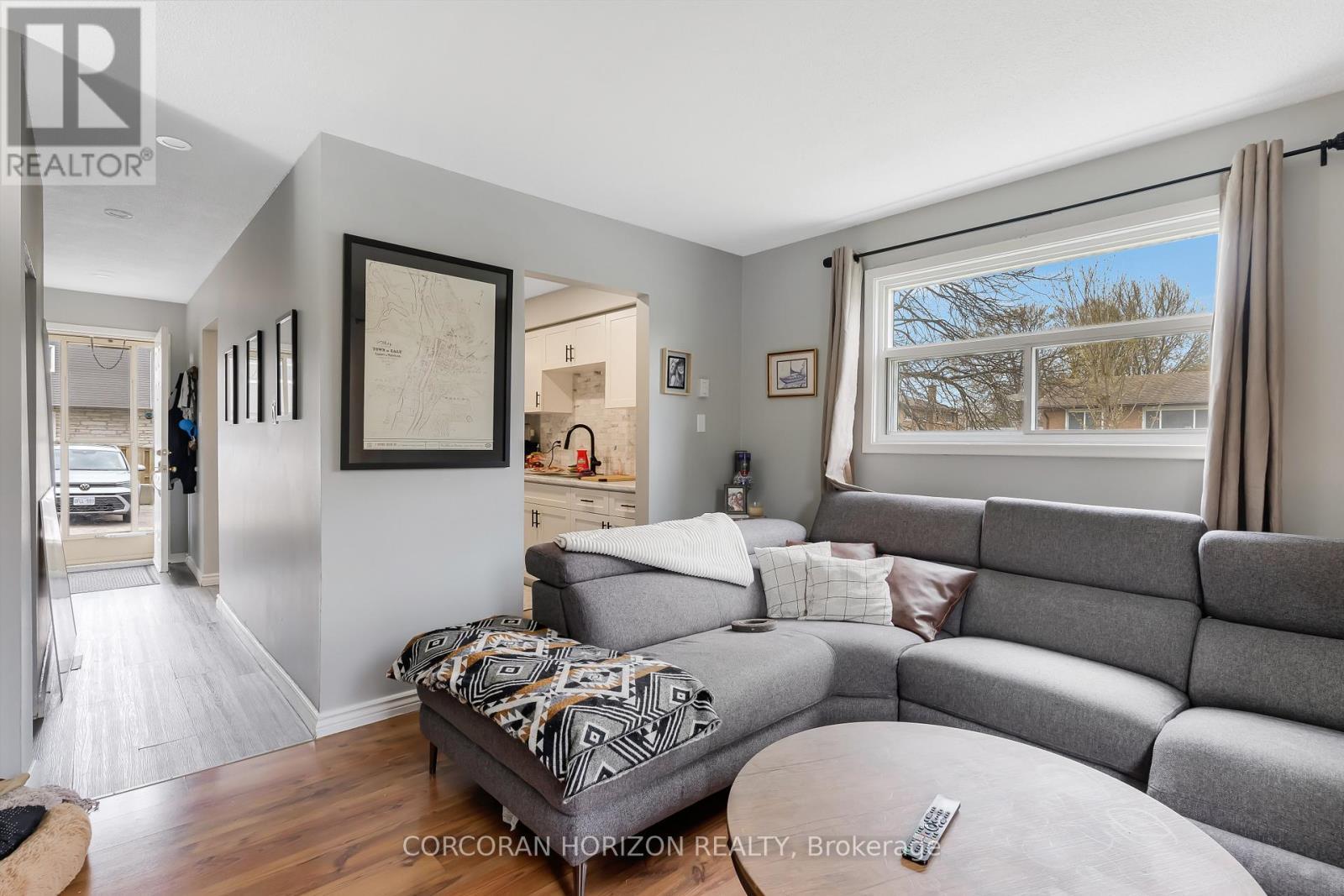 23 Glen Road, Cambridge, ON - Indoor Photo Showing Living Room