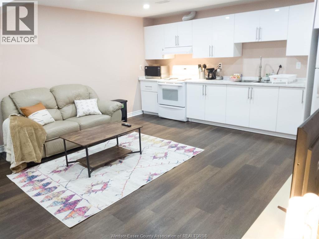 4694 Helsinki Unit# Lower, Windsor, ON - Indoor Photo Showing Kitchen