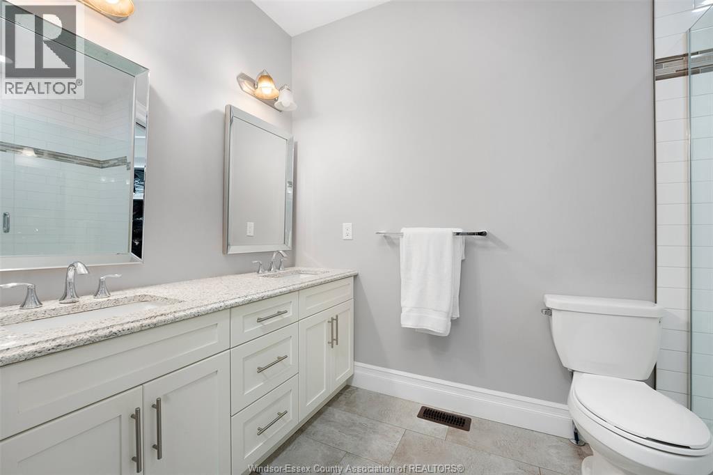 1808 Cypress, Windsor, ON - Indoor Photo Showing Bathroom