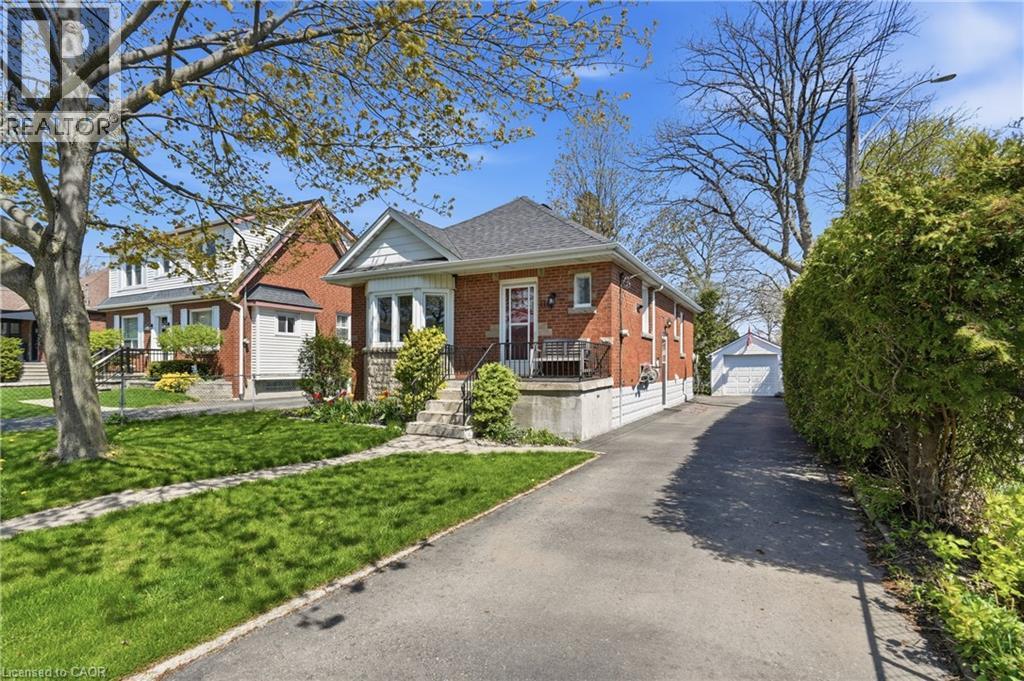 115 Empress Avenue, Hamilton, ON - Outdoor With Facade