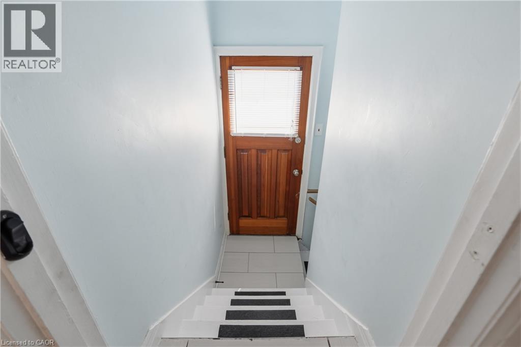115 Empress Avenue, Hamilton, ON - Indoor Photo Showing Other Room