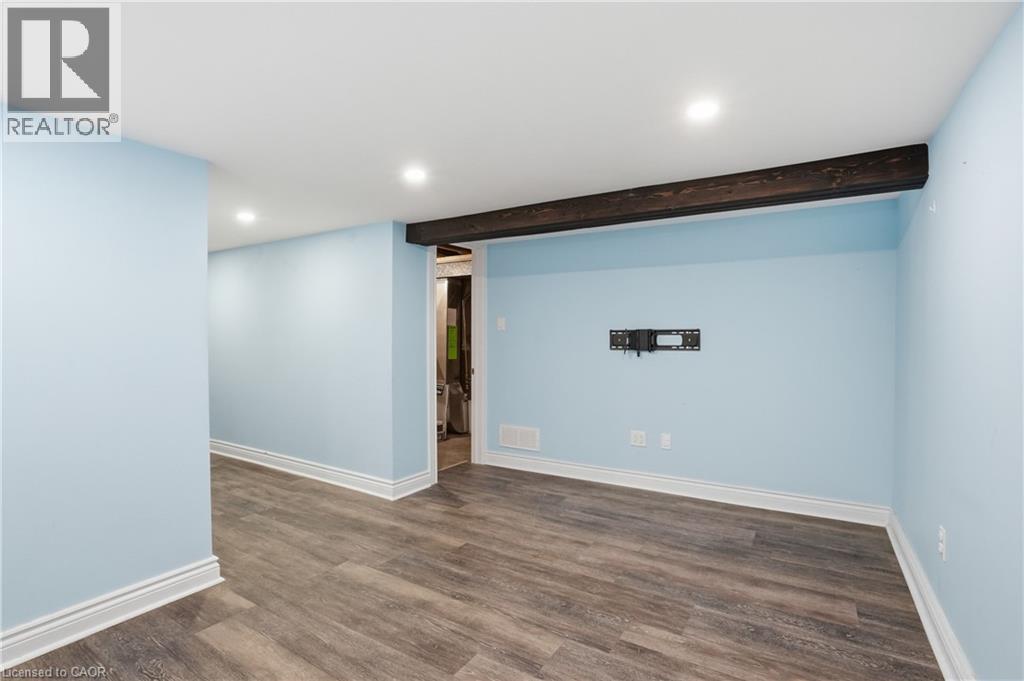 115 Empress Avenue, Hamilton, ON - Indoor Photo Showing Other Room
