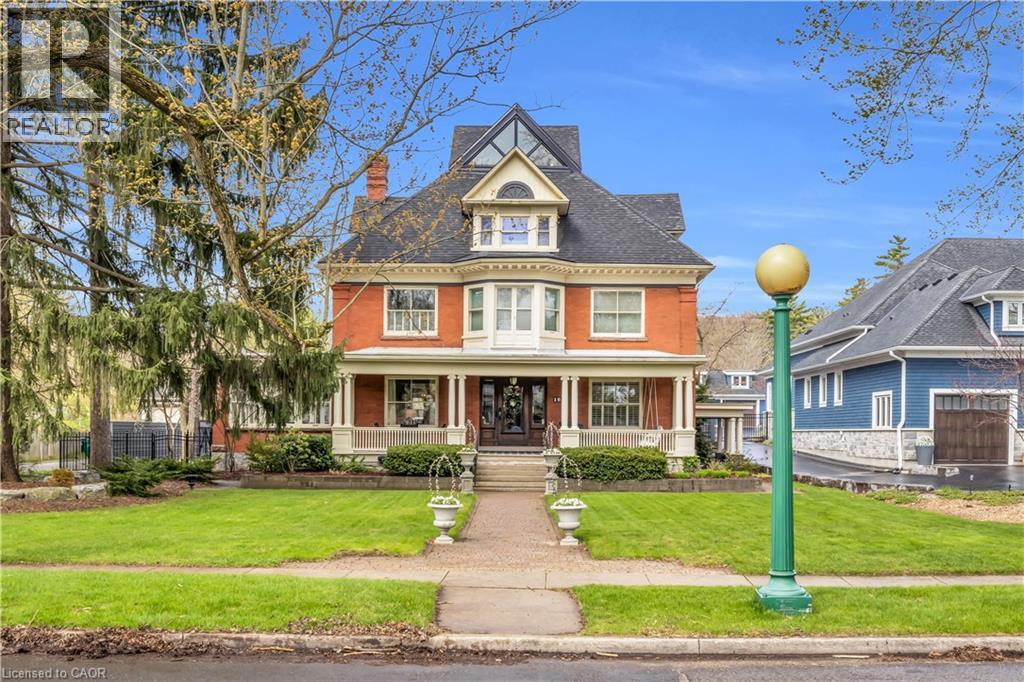 18 Brant Road N, Cambridge, ON - Outdoor With Deck Patio Veranda With Facade