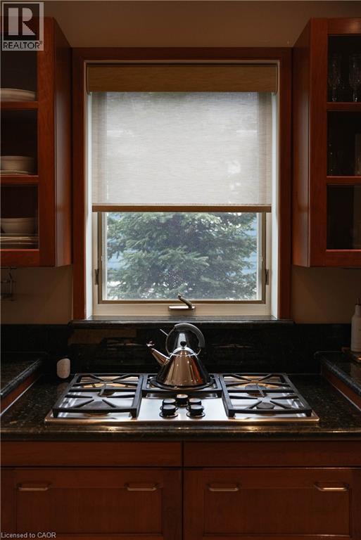 18 Brant Road N, Cambridge, ON - Indoor Photo Showing Kitchen